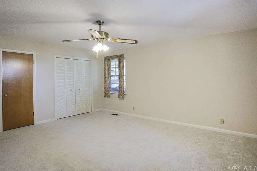 LEAWOOD HEIGHTS - Residential