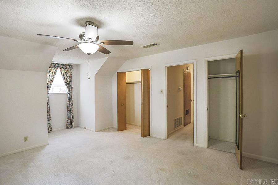 LEAWOOD HEIGHTS - Residential