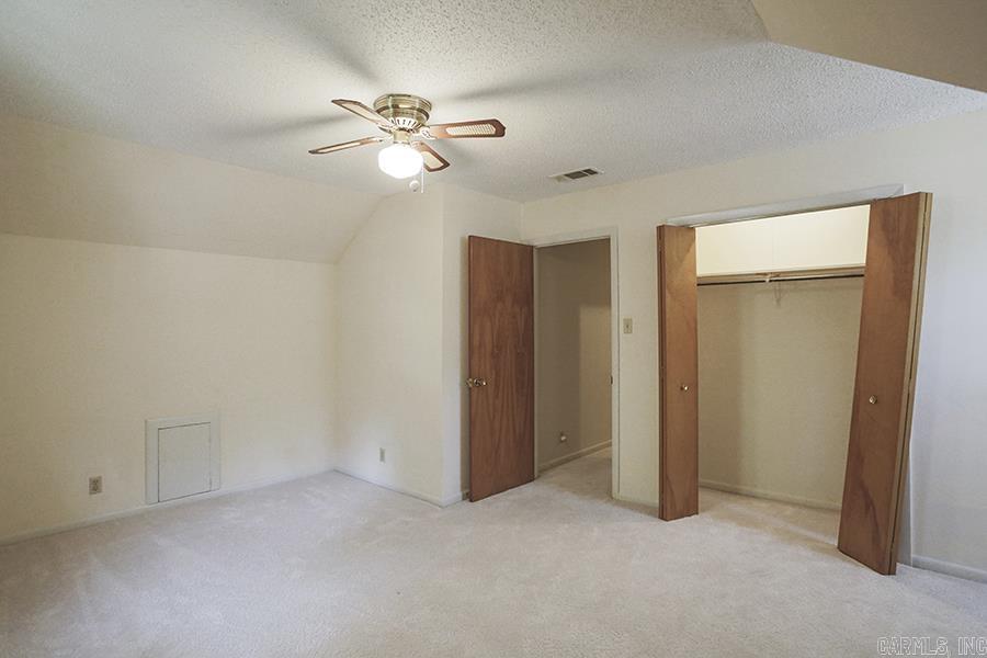 LEAWOOD HEIGHTS - Residential