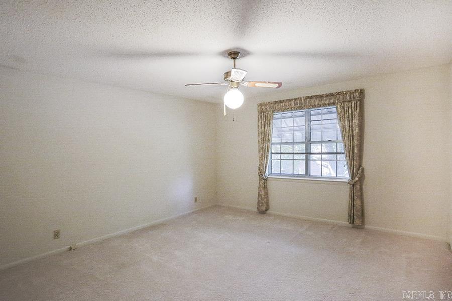 LEAWOOD HEIGHTS - Residential