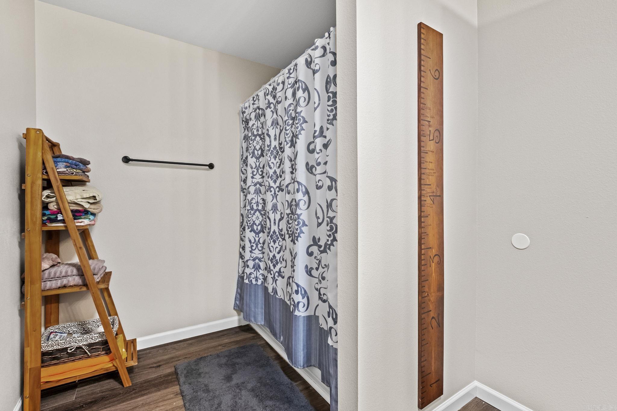 BROADMOOR - Residential