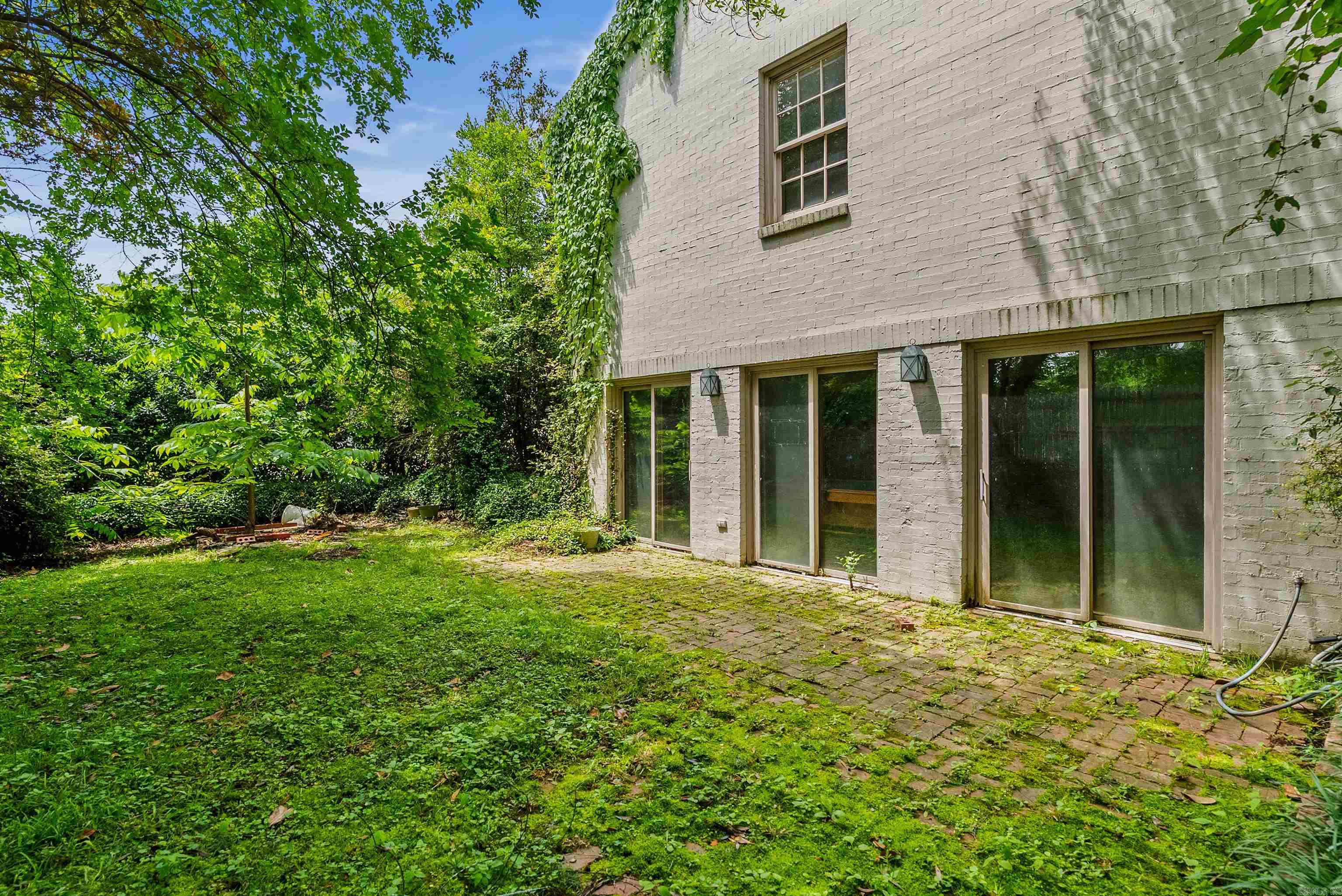 COUNTRY CLUB HGTS - Residential
