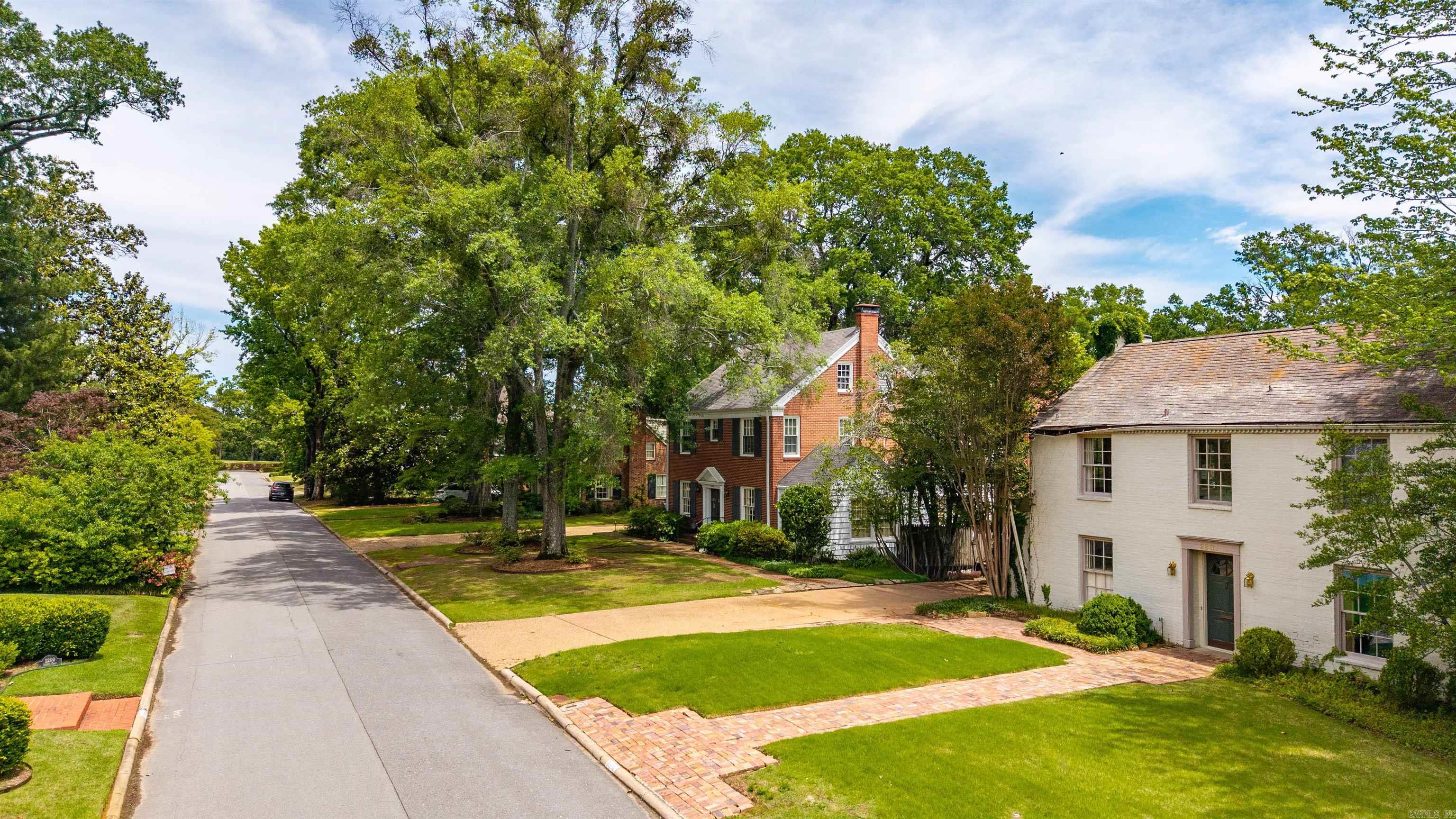 COUNTRY CLUB HGTS - Residential
