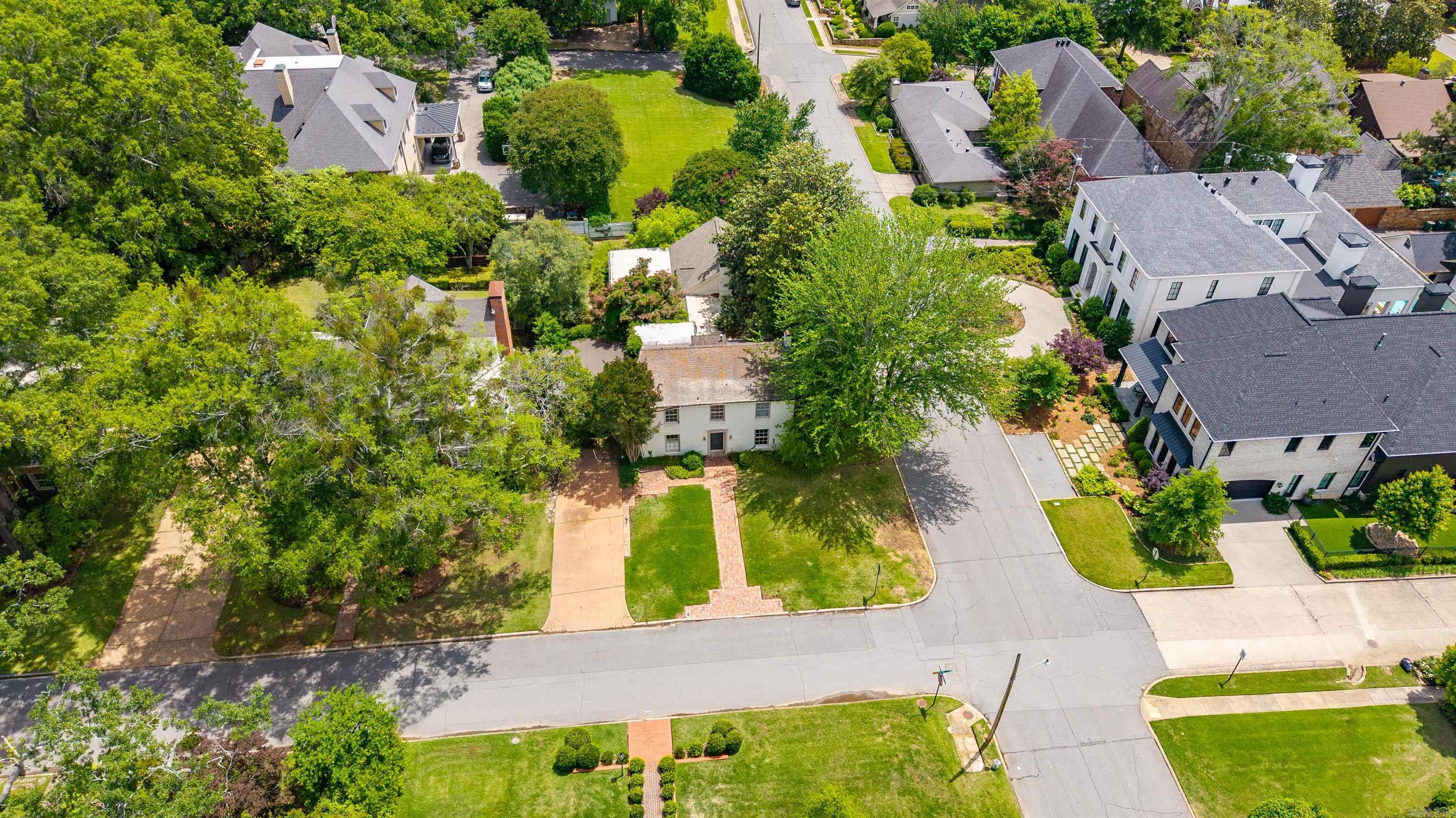 COUNTRY CLUB HGTS - Residential