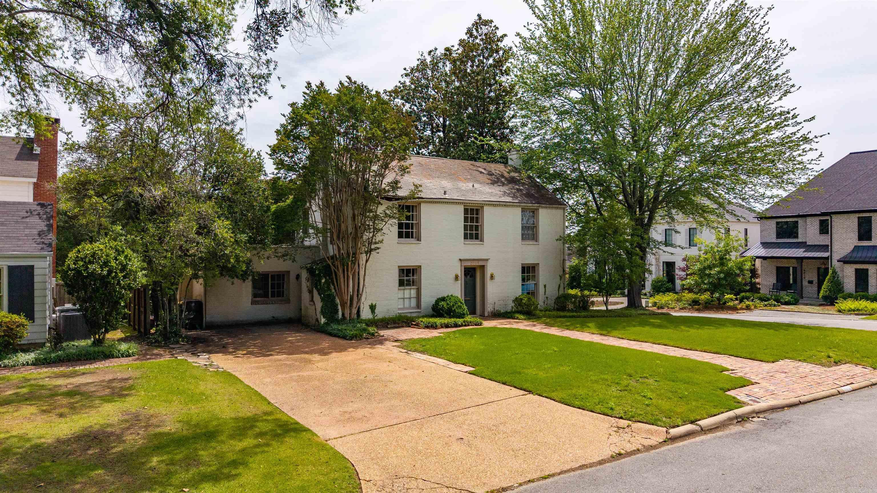 COUNTRY CLUB HGTS - Residential