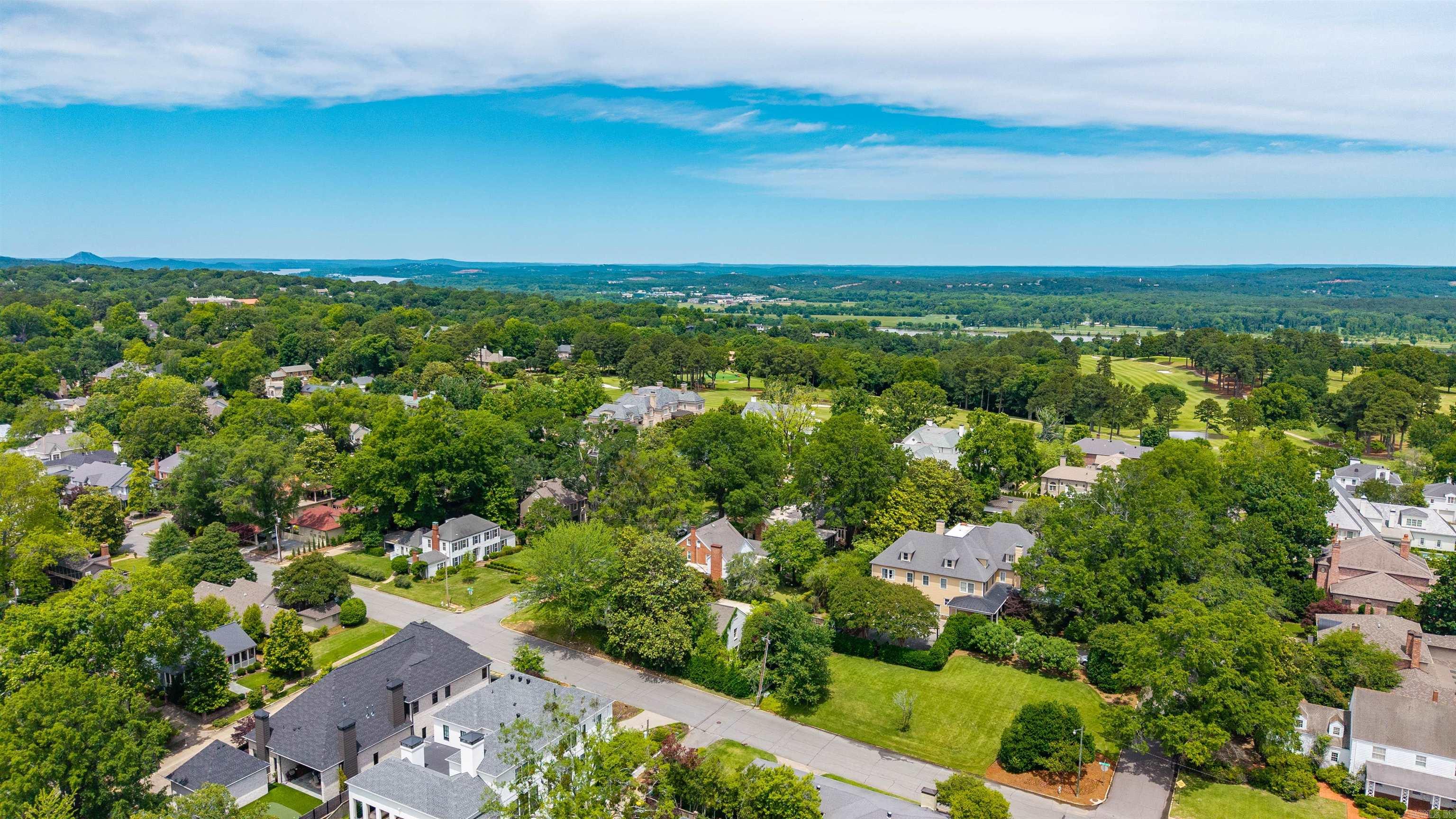 COUNTRY CLUB HGTS - Residential