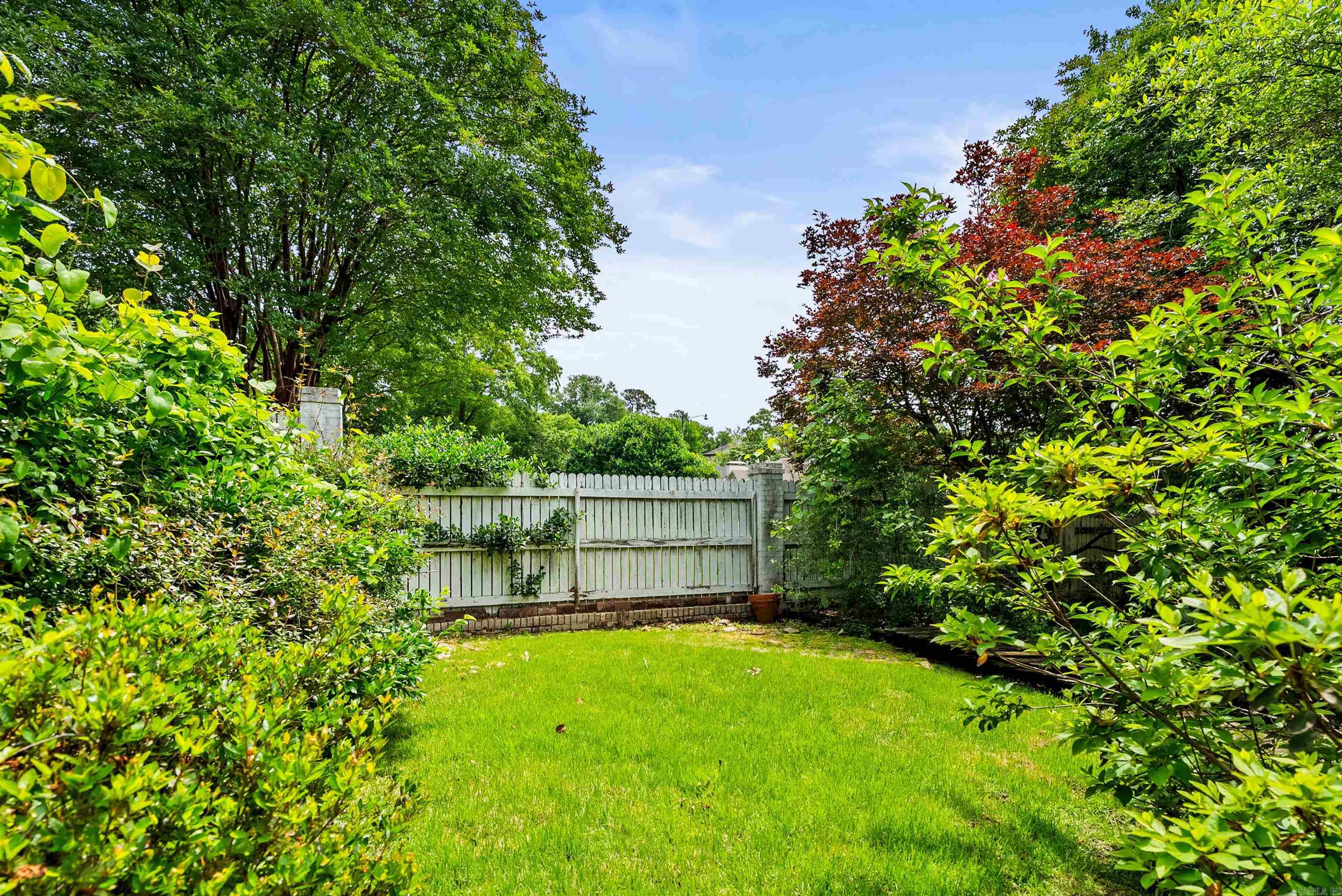COUNTRY CLUB HGTS - Residential