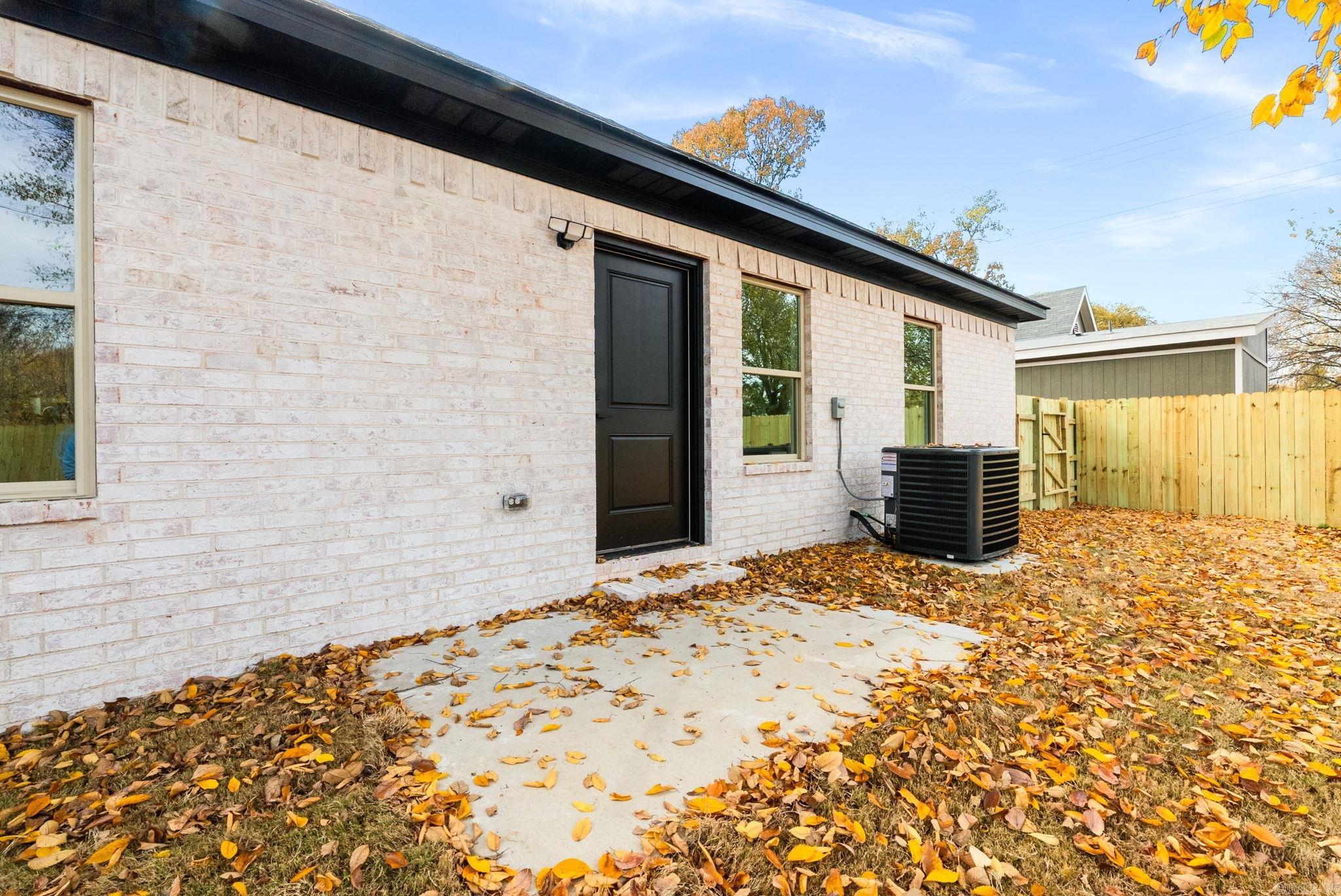 WASHINGTON AVE - Residential