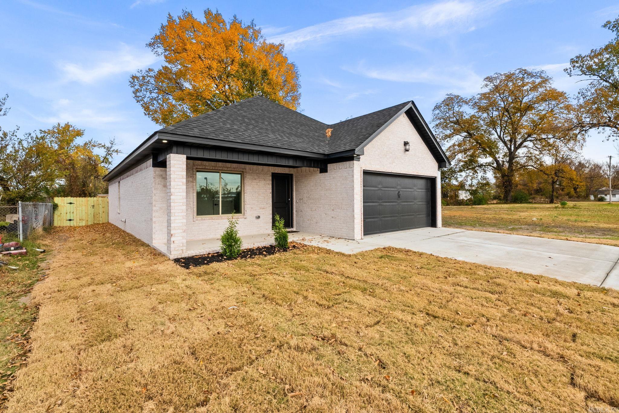 WASHINGTON AVE - Residential