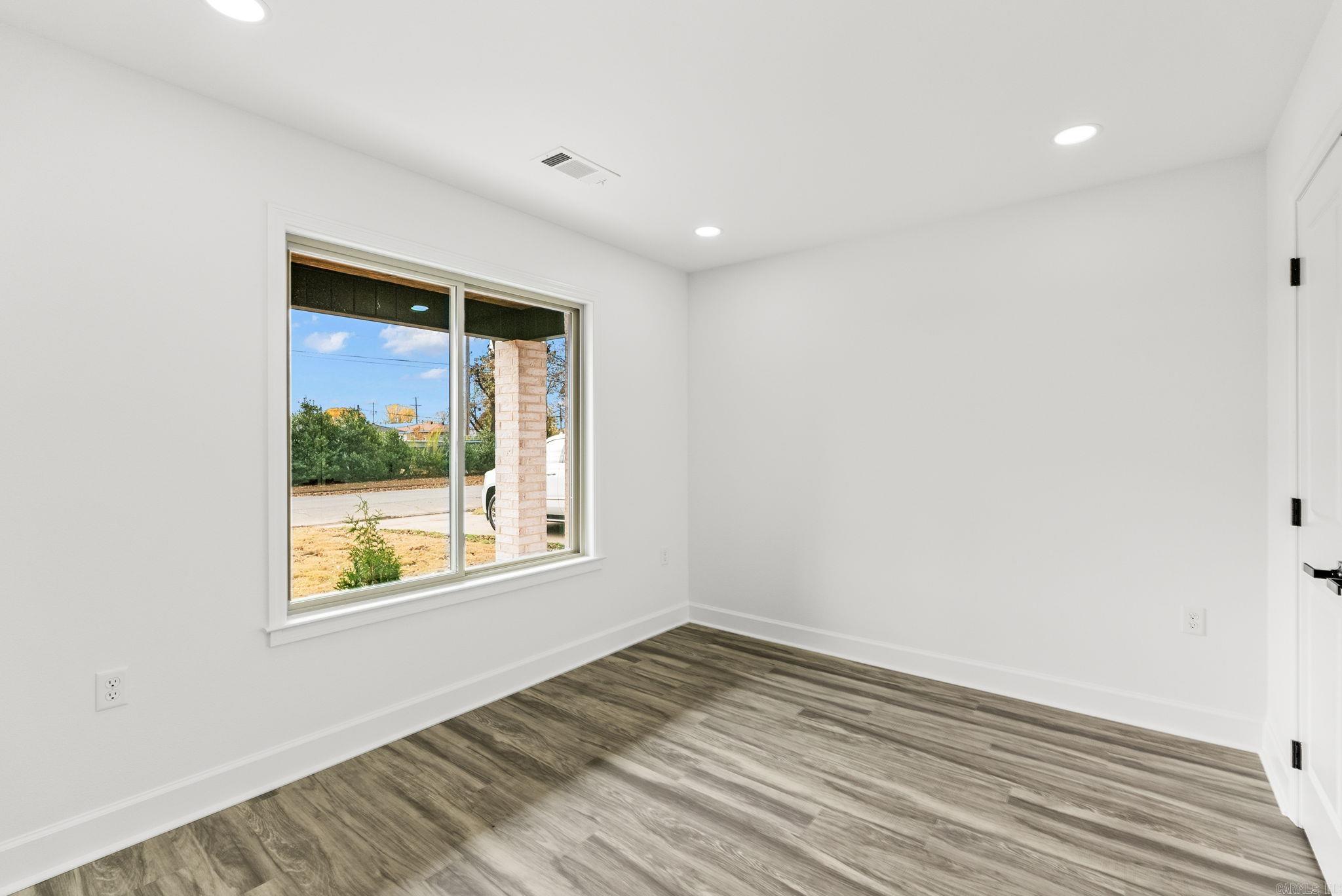 WASHINGTON AVE - Residential