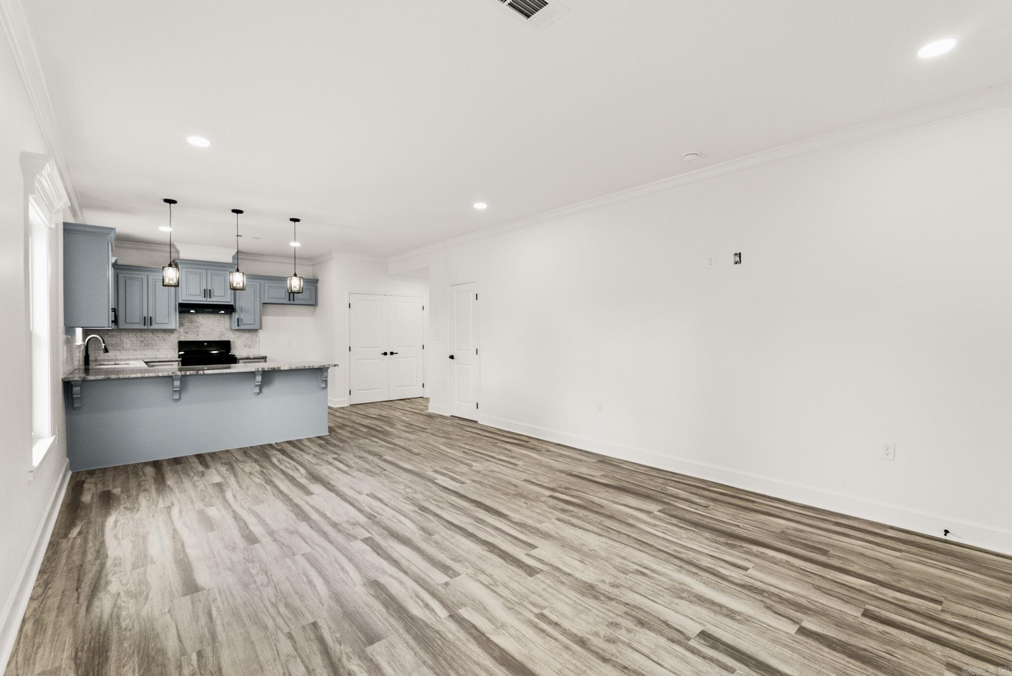 WASHINGTON AVE - Residential