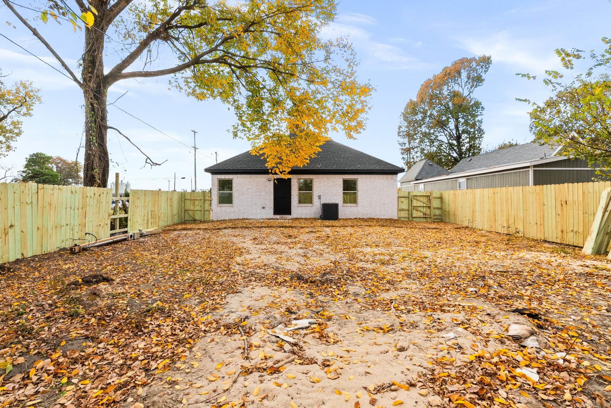 WASHINGTON AVE - Residential