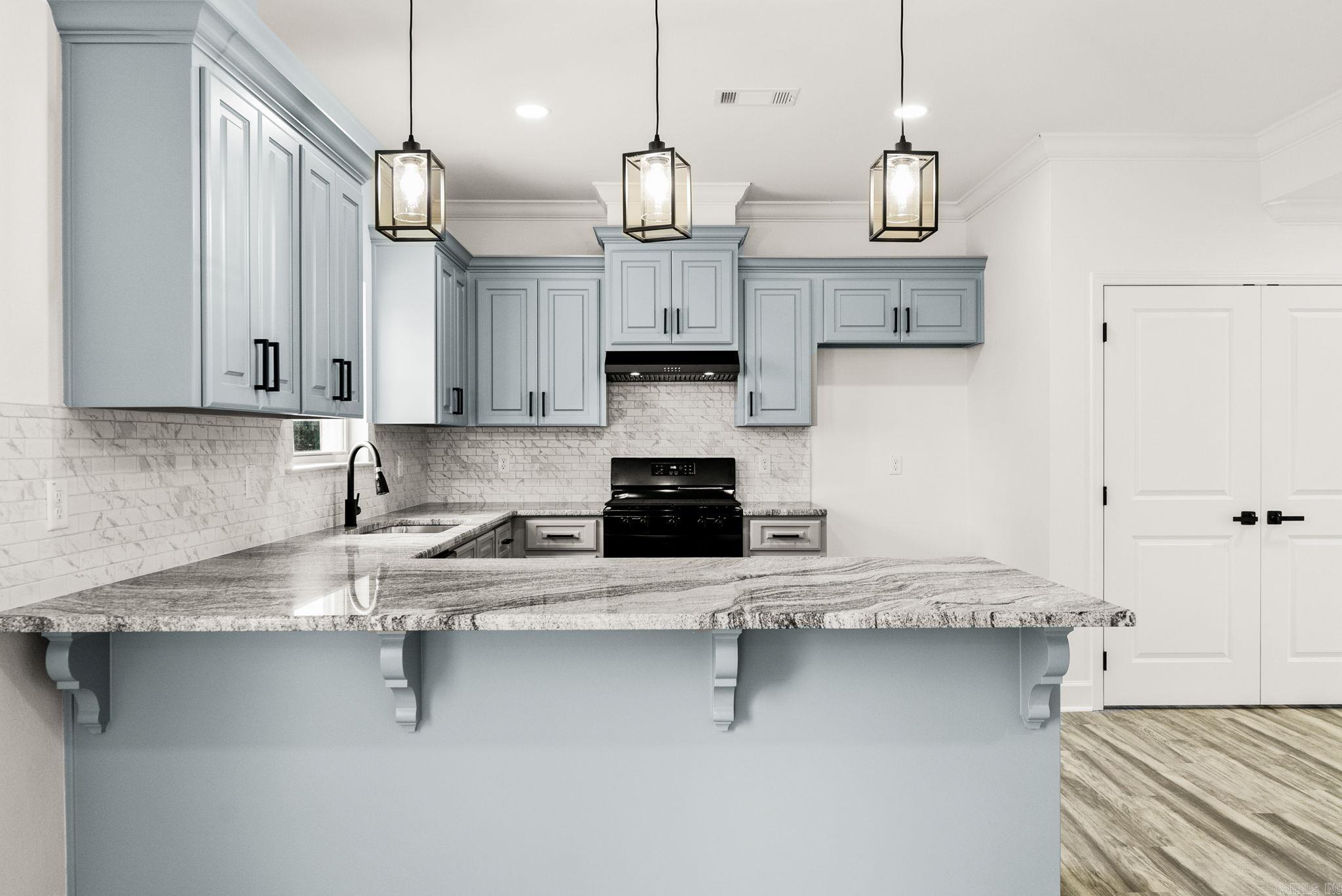 WASHINGTON AVE - Residential