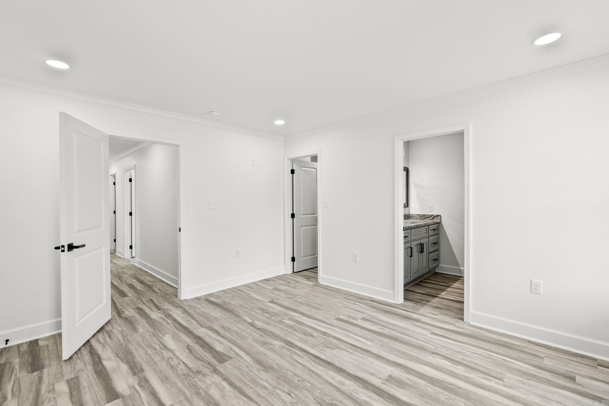 WASHINGTON AVE - Residential