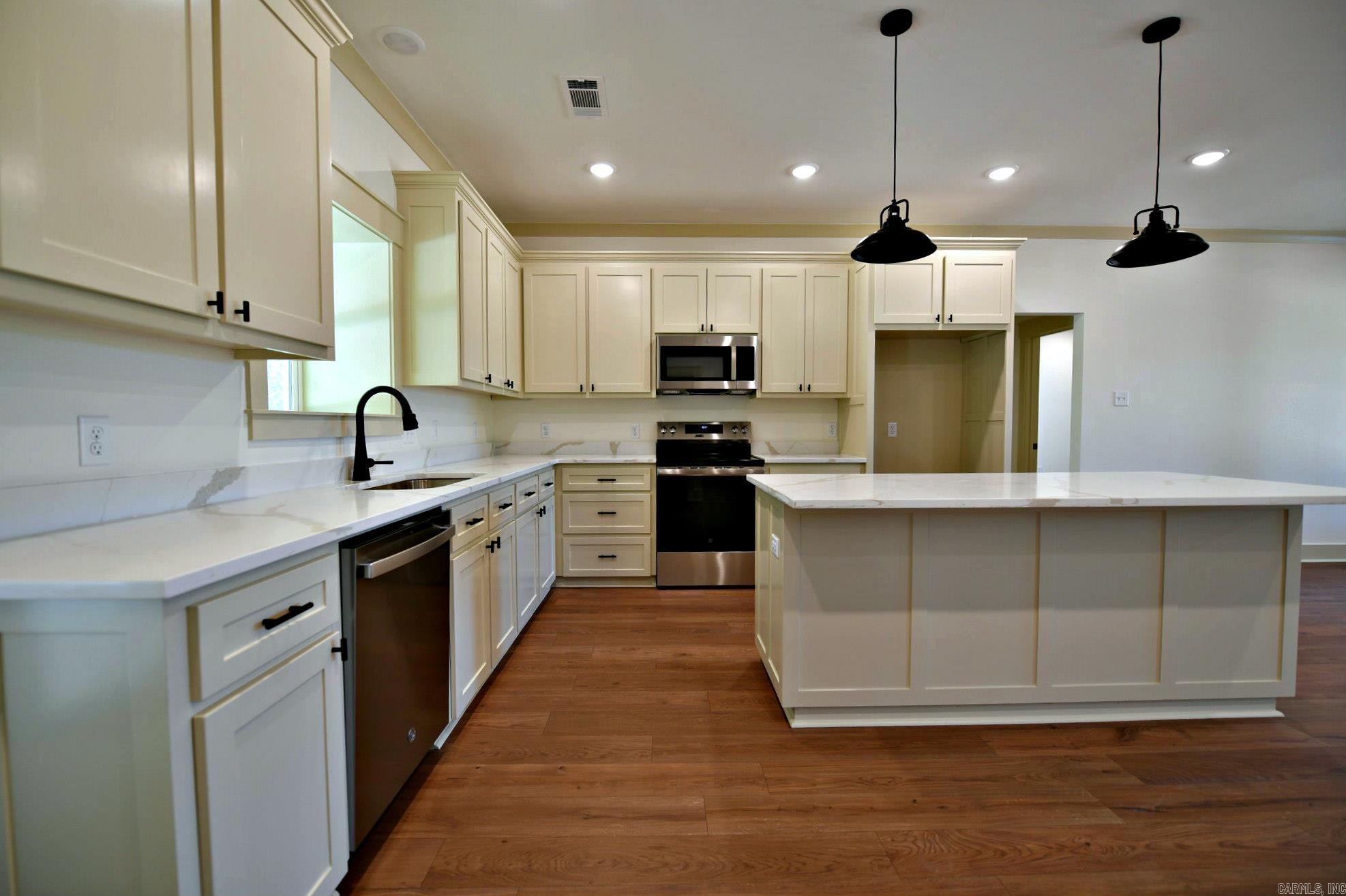 MKT Trust Co - Residential