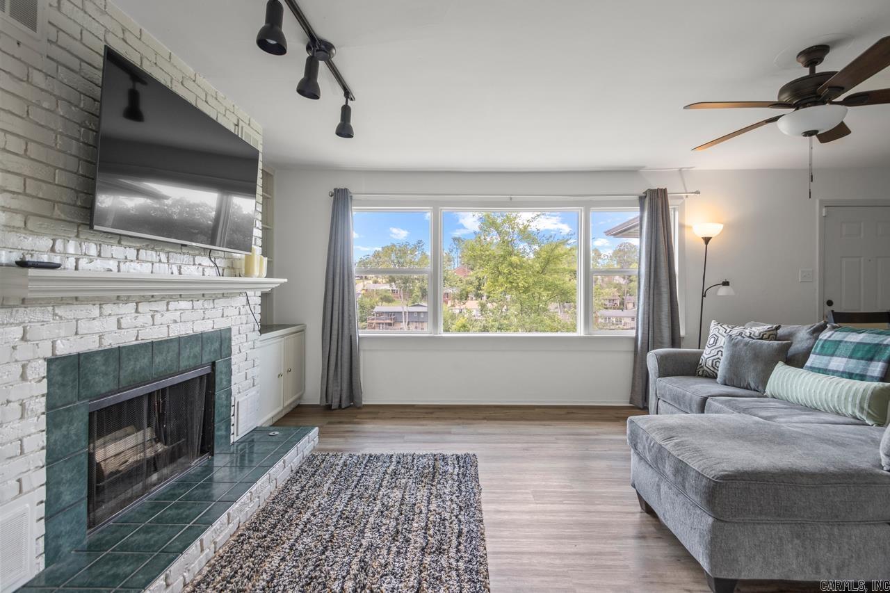 KINGWOOD PLACE - Residential