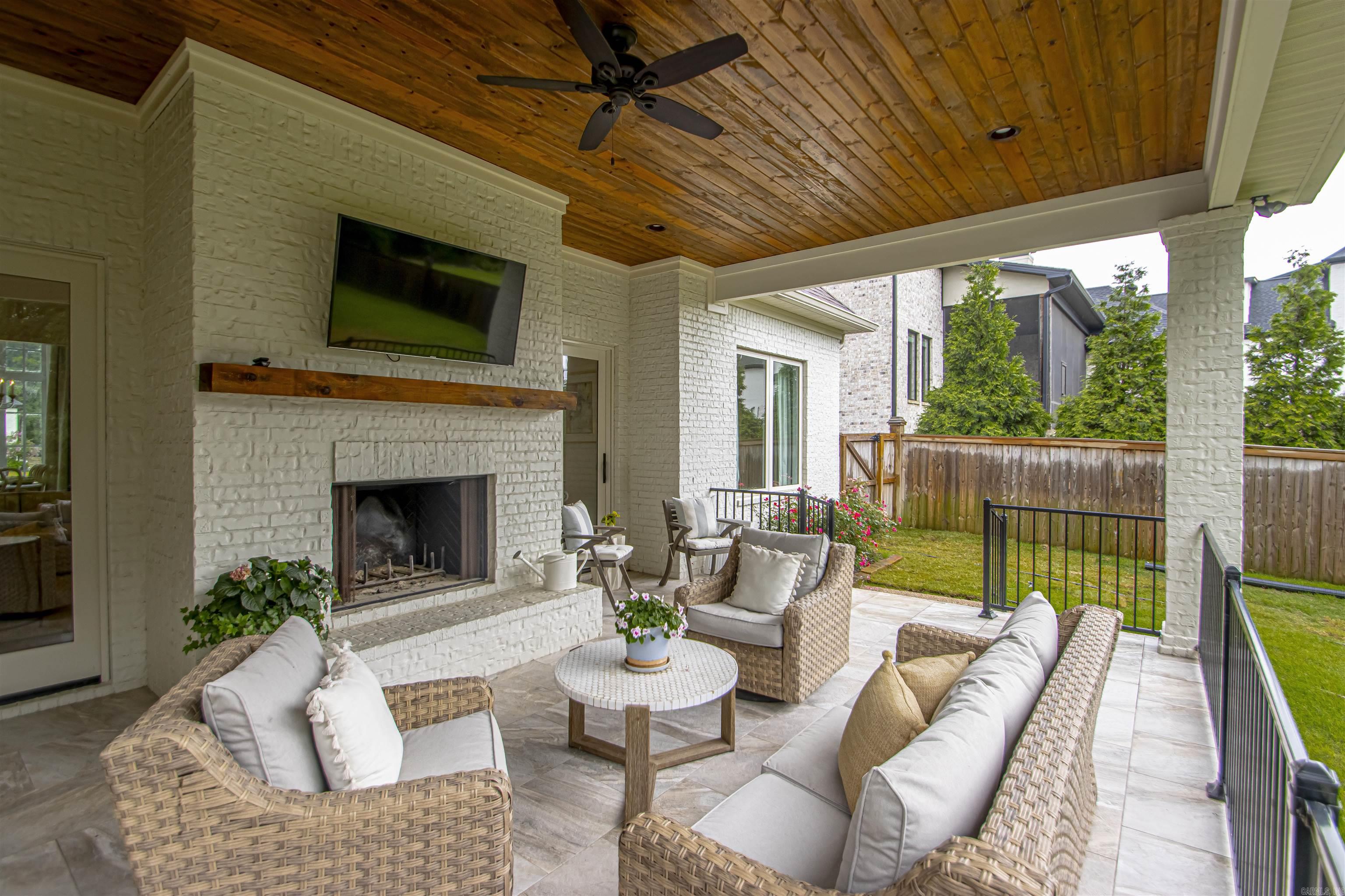 CHENAL VALLEY "FALSTONE COURT" - Residential