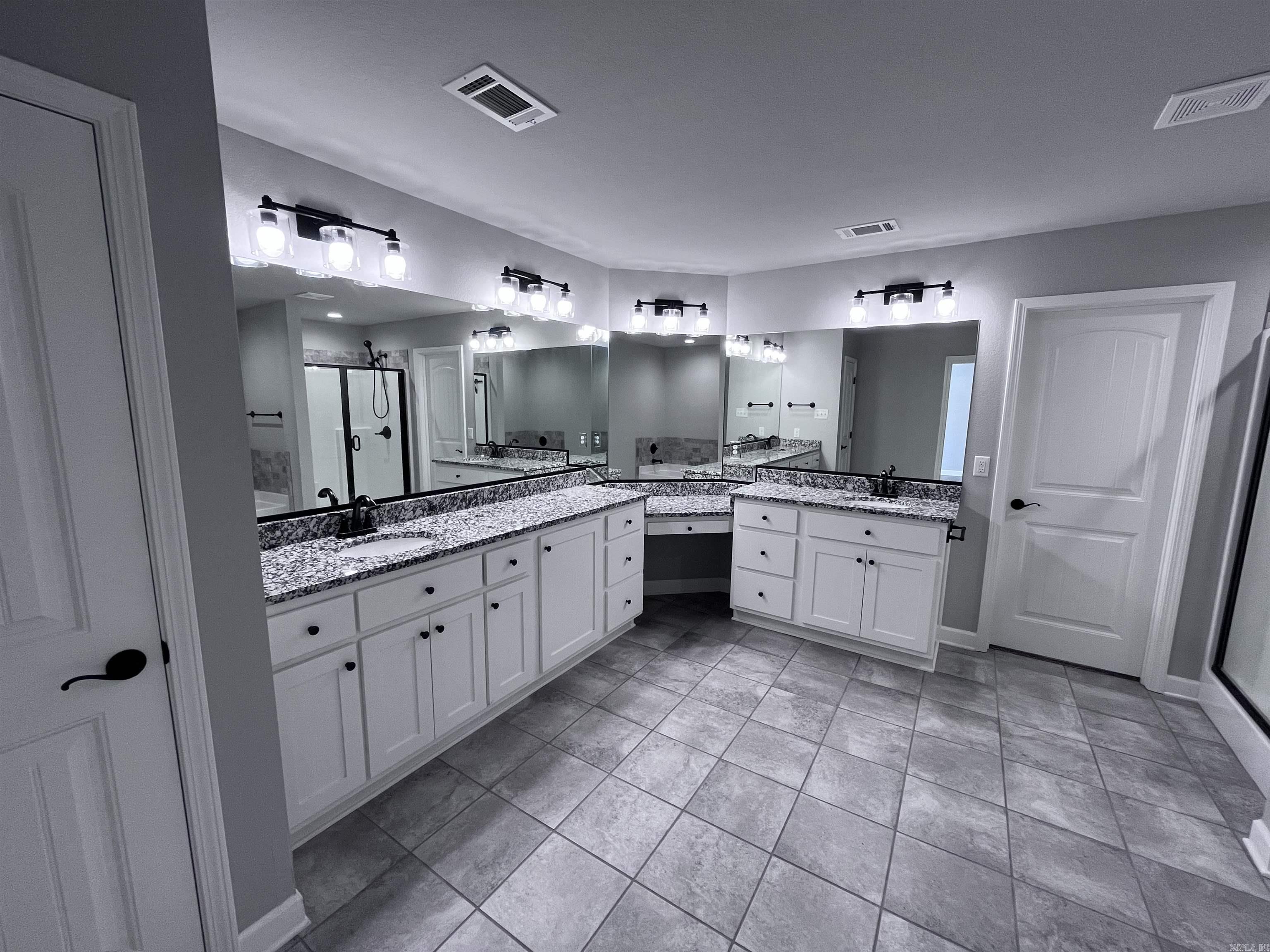 HUNTINGTON PLACE - Residential Lease