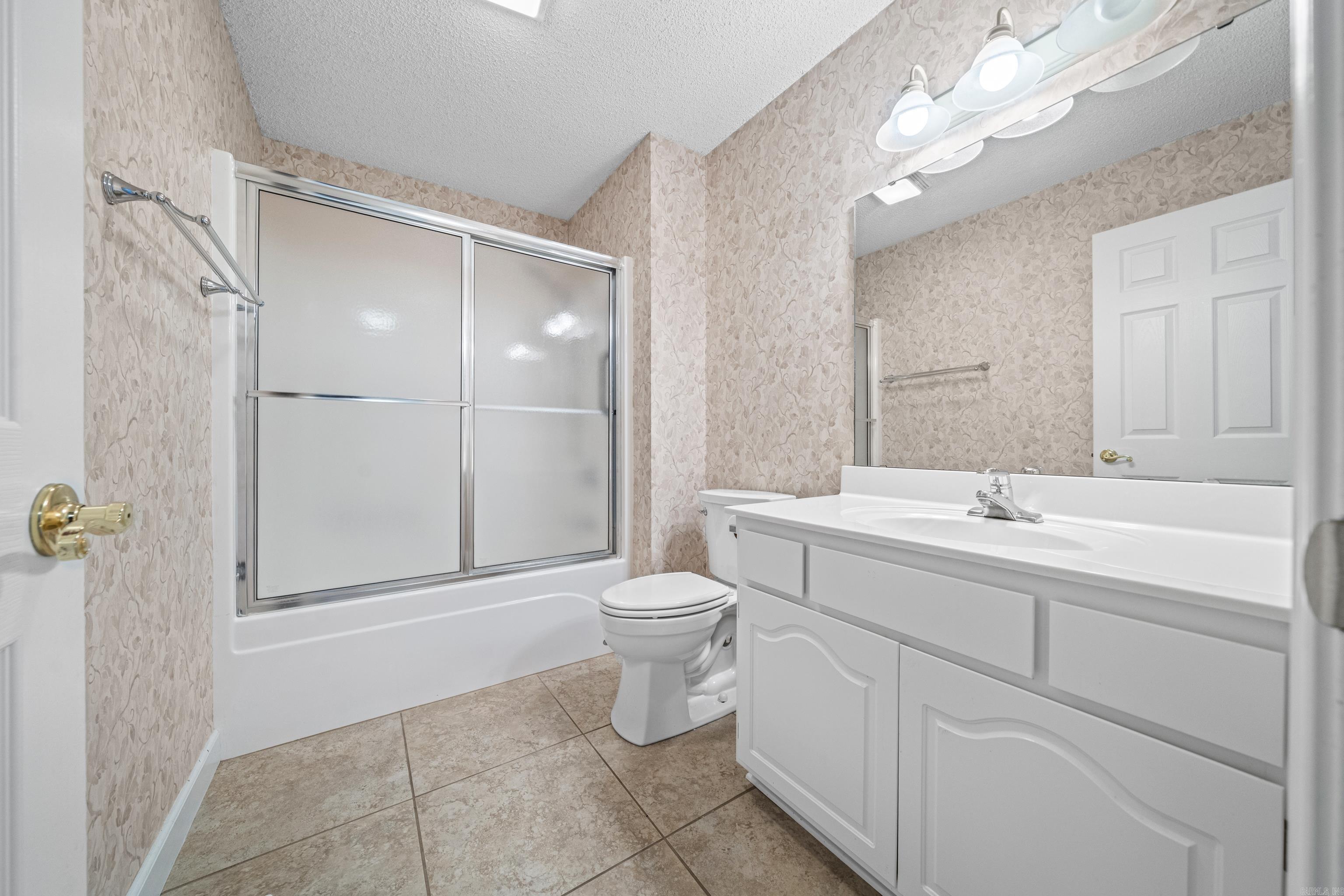ARISTA COURTS - Residential