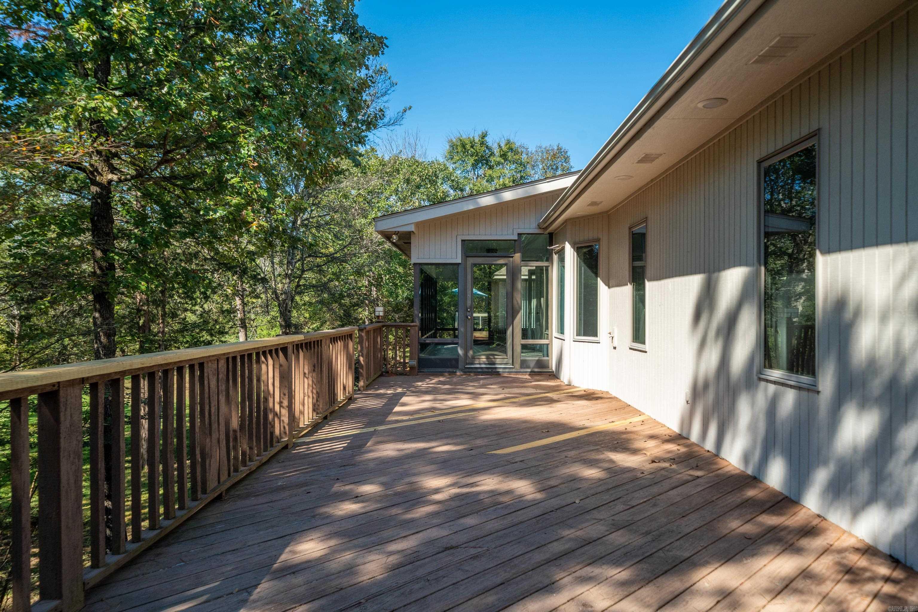 ARISTA COURTS - Residential