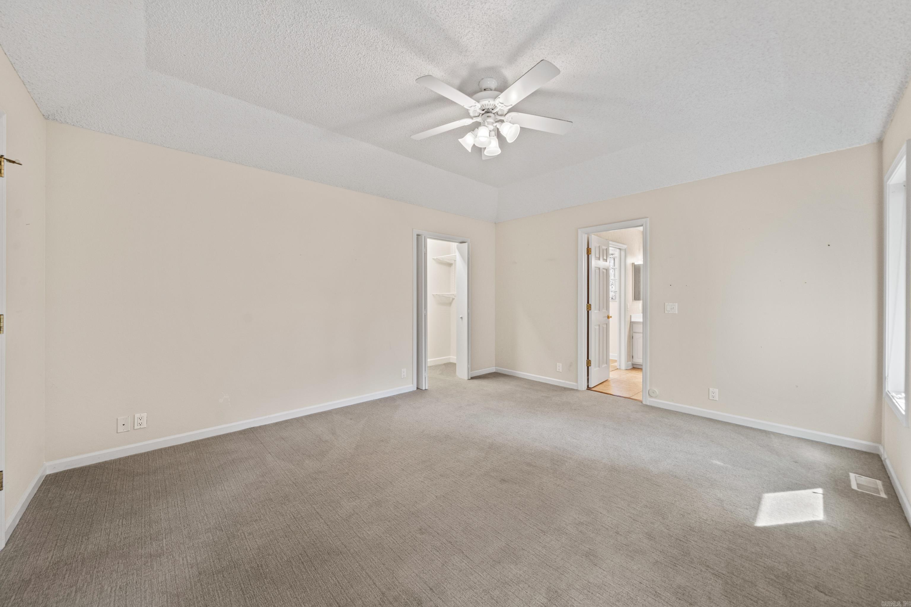 ARISTA COURTS - Residential