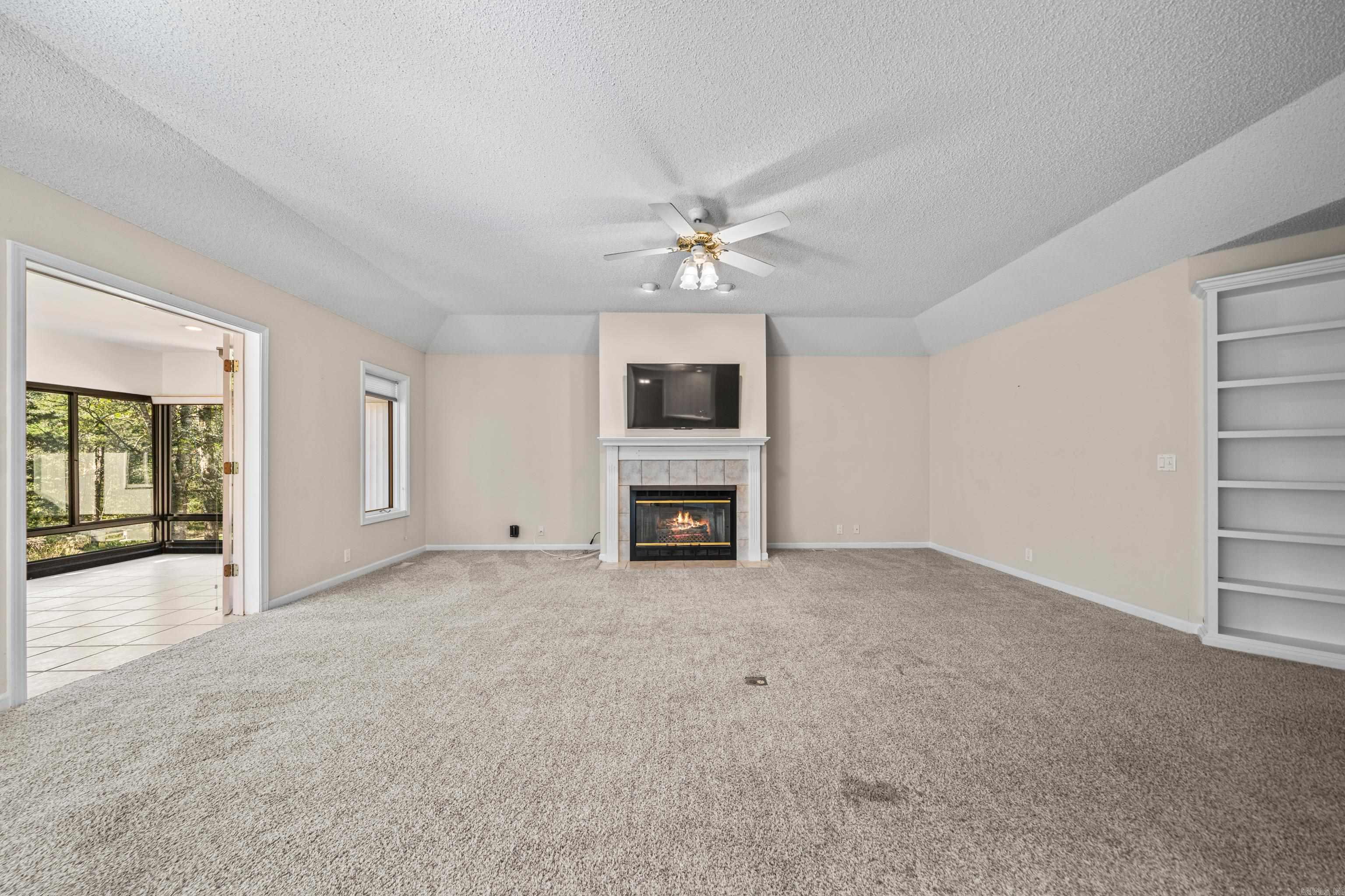 ARISTA COURTS - Residential