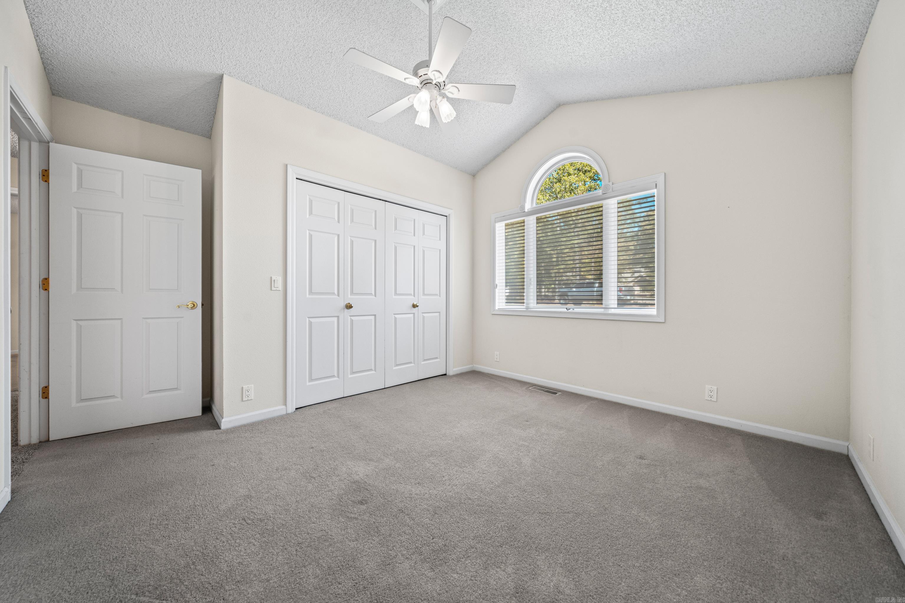 ARISTA COURTS - Residential