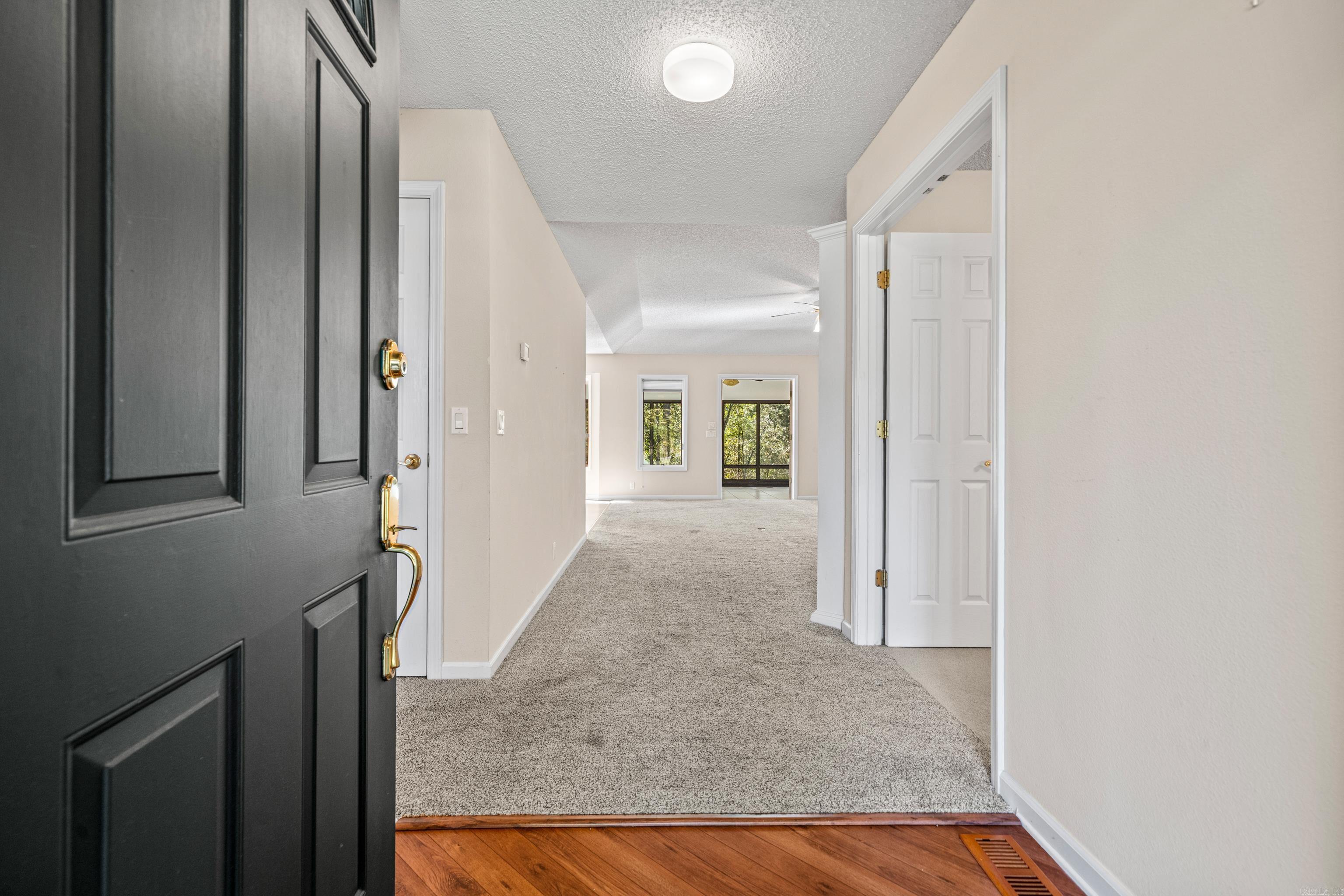 ARISTA COURTS - Residential