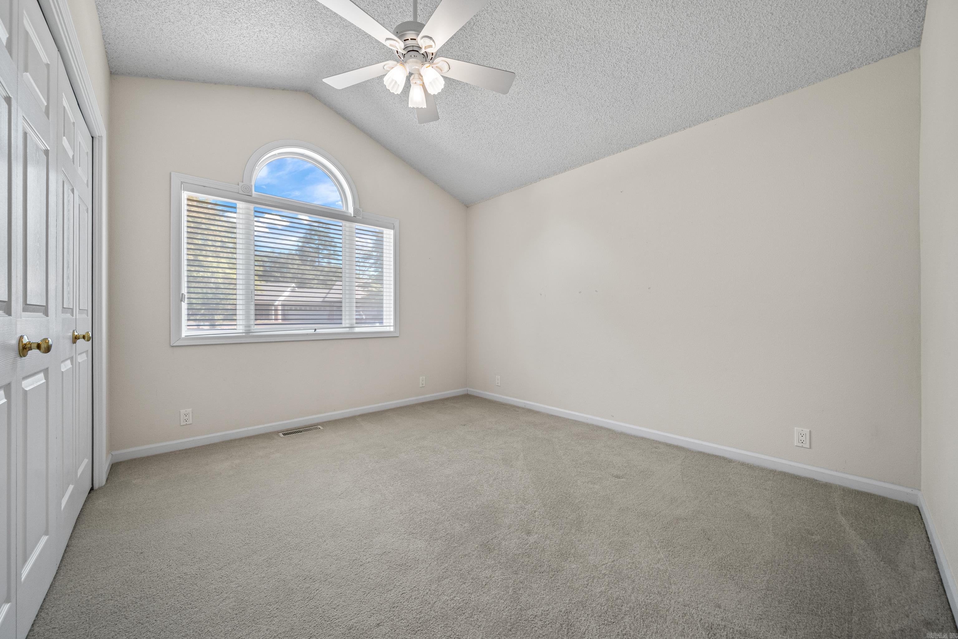 ARISTA COURTS - Residential