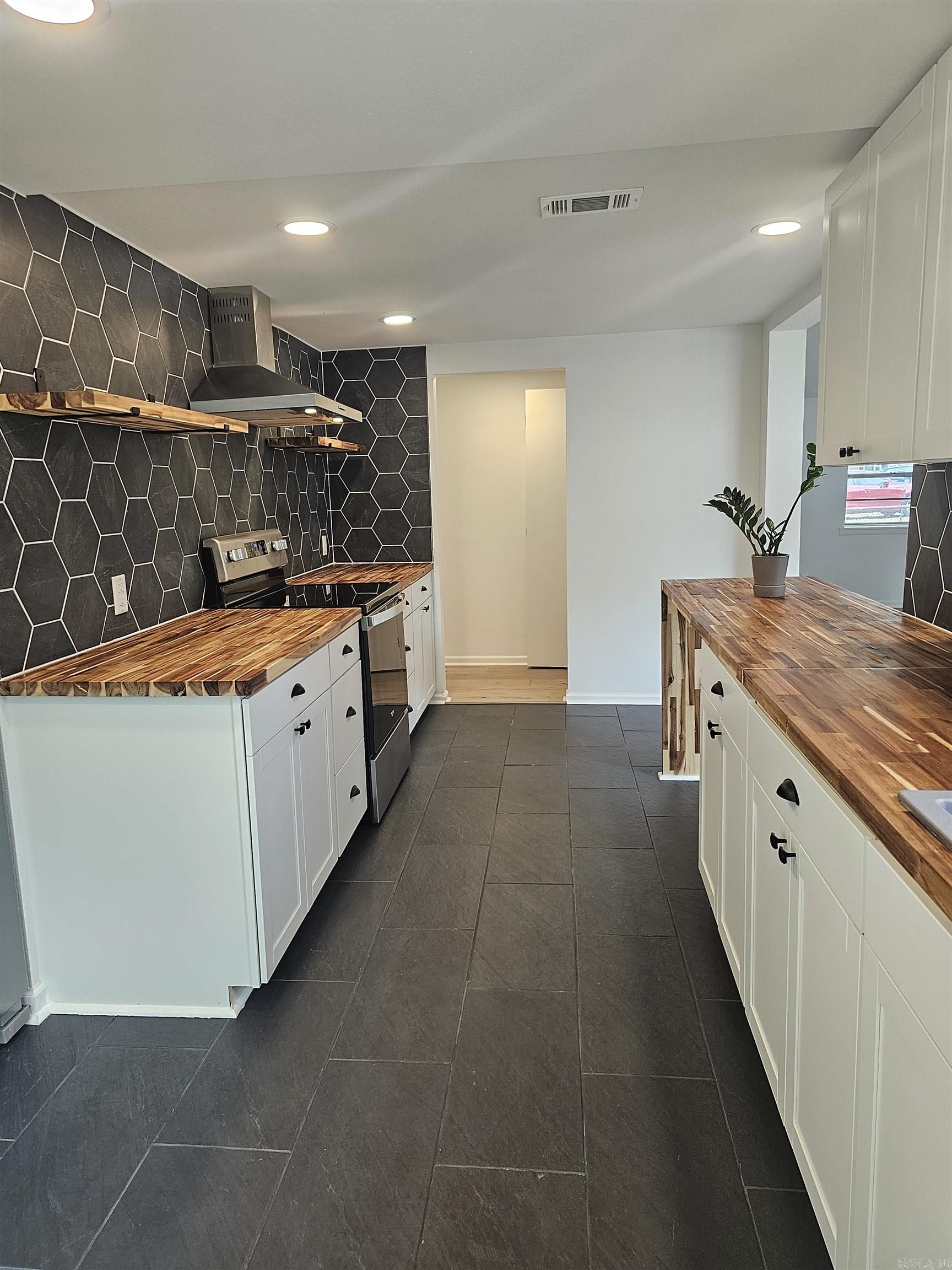 MASSIE WEST - Residential