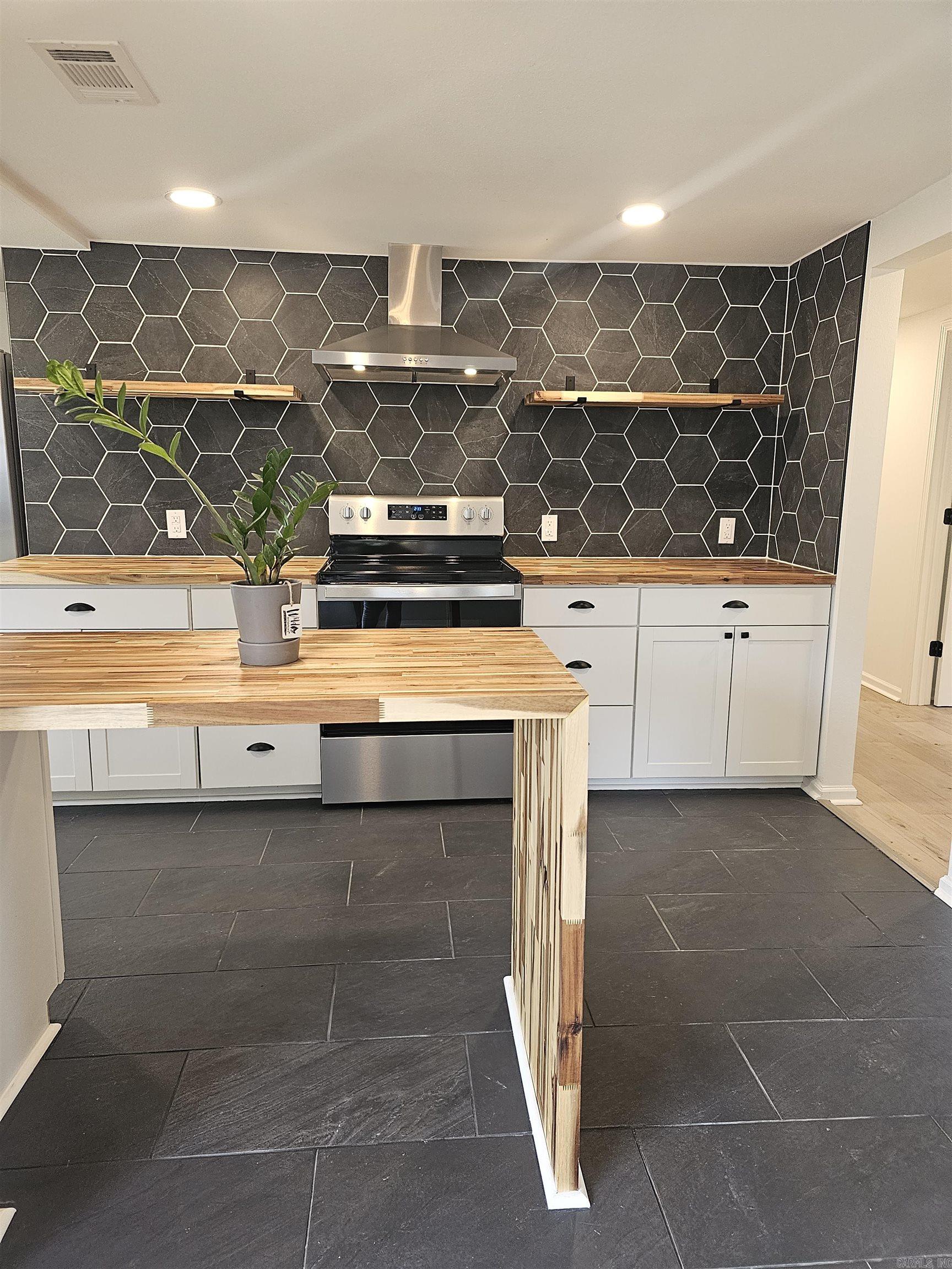 MASSIE WEST - Residential