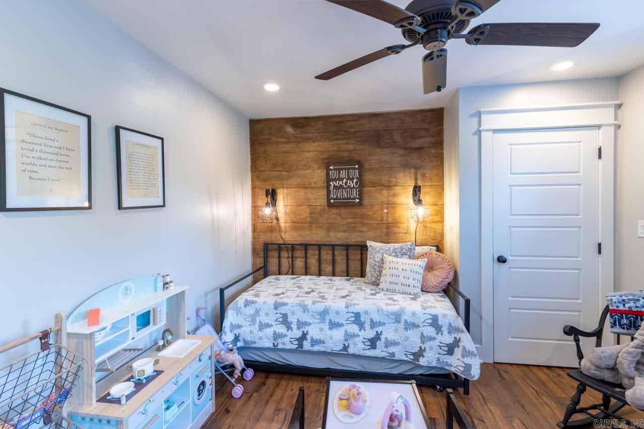 DIAMOND RIDGE ESTATES - Residential