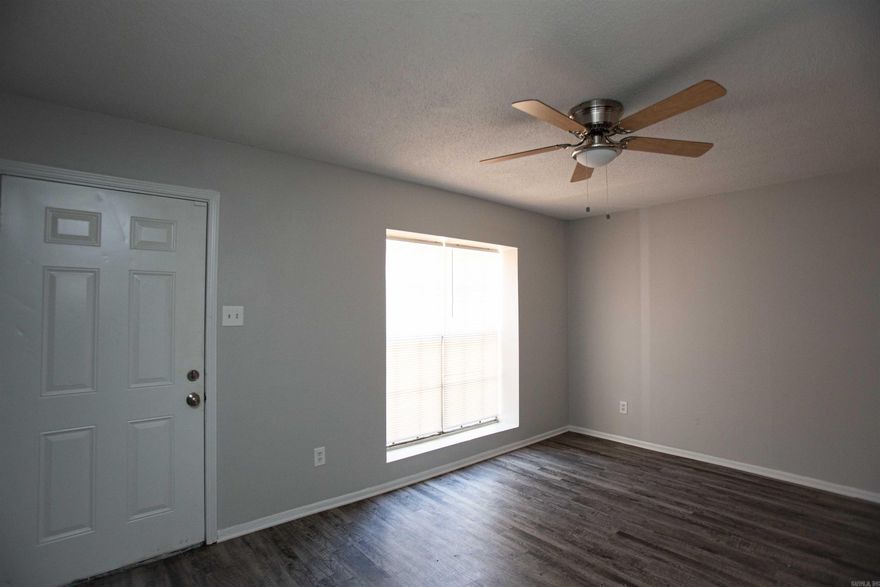 Cute and cozy 2BD/1.5BA in midtown LR. Close to shopping, dining and much more! Conveniently close to ParkView High School as well. The lease for this property is for 18 months with a 3% increase after the first year. Income has to be 3x the amount of rent unless you have a housing voucher.  **ALL PROPERTIES MAY NOT BE MOVE-IN READY*