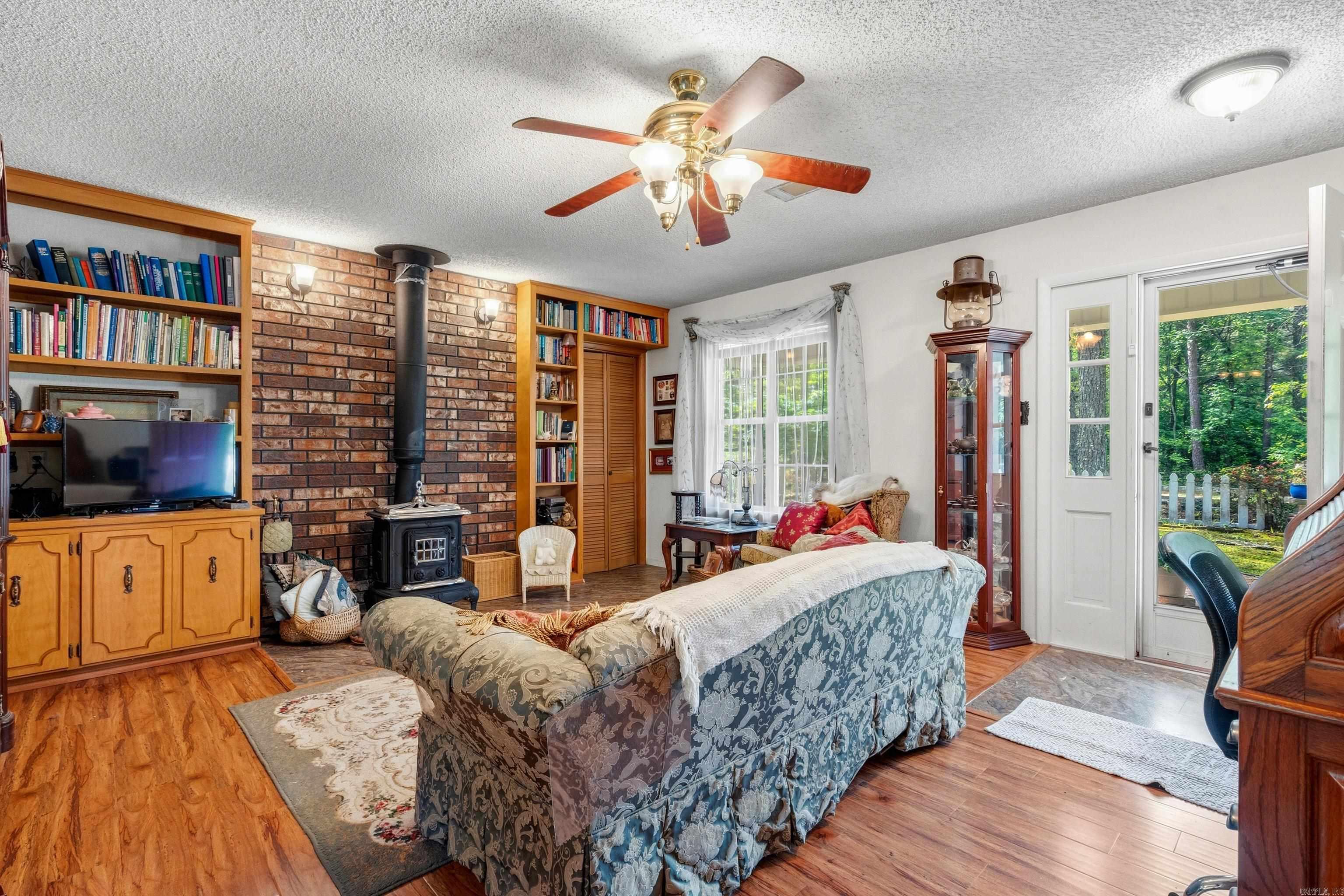 PEARCY, TOWN OF - Residential