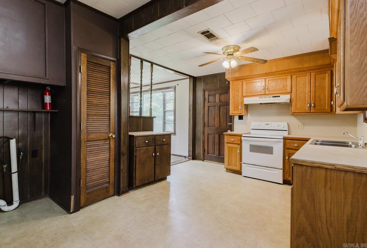 LUND & HILL (ORIGINAL TOWN) - Residential