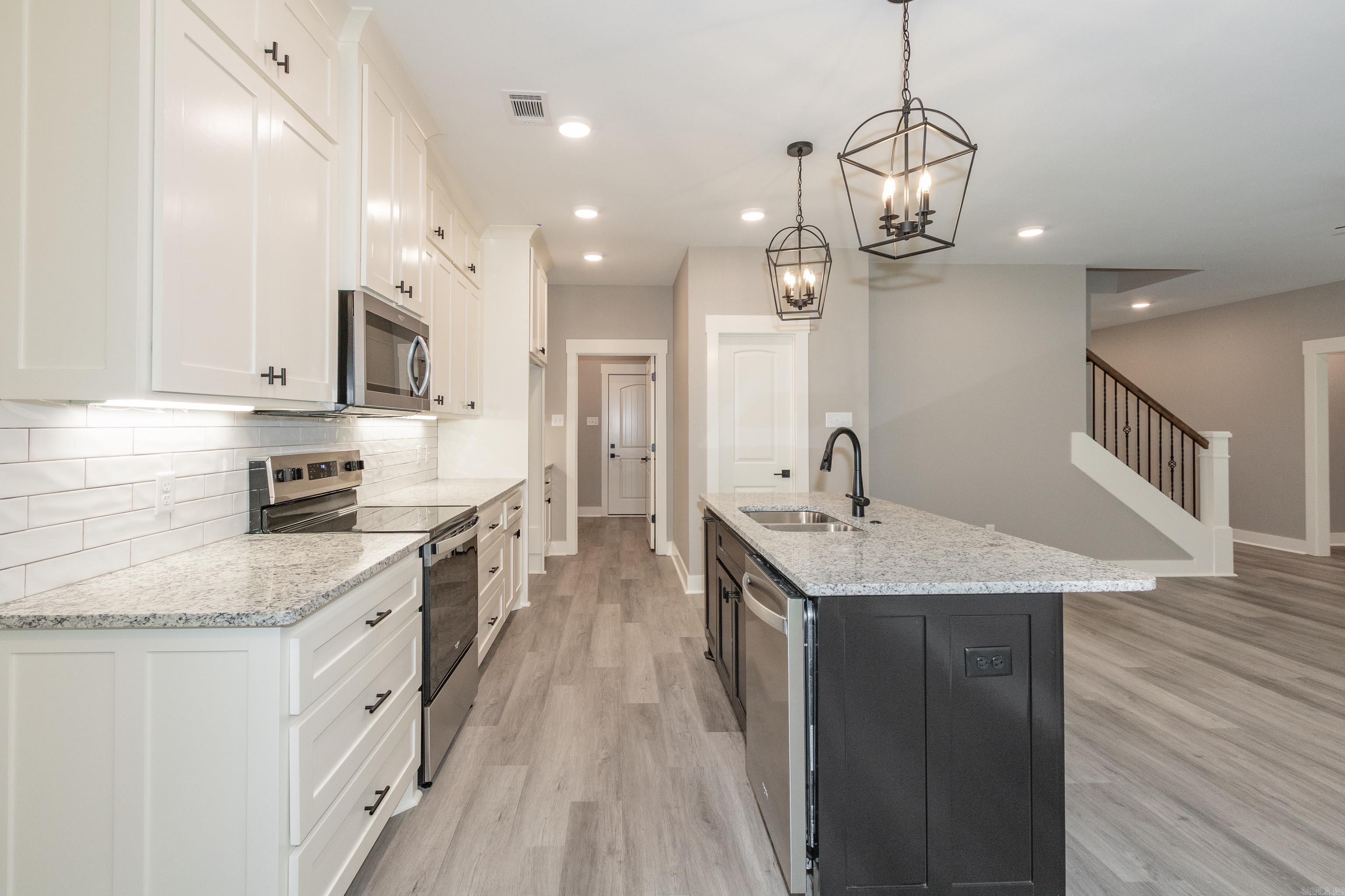 CARDINAL VALLEY - Residential