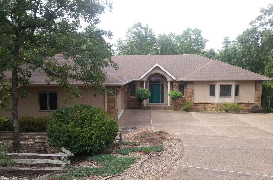 Great East End Location This one owner custom home sits on a large, naturally beautiful lot (226x226x204x95).   Private, but neighbors are steps away. It has what most buyers love...3 bedrooms, 2-1/2 baths, spacious hobby room, sun room, large workshop, and oversized 2+ garage with built in storage. near Lake Balboa, Marina, Restaurants, Magellan, Ponce, Isabella, Granada Golf Courses.