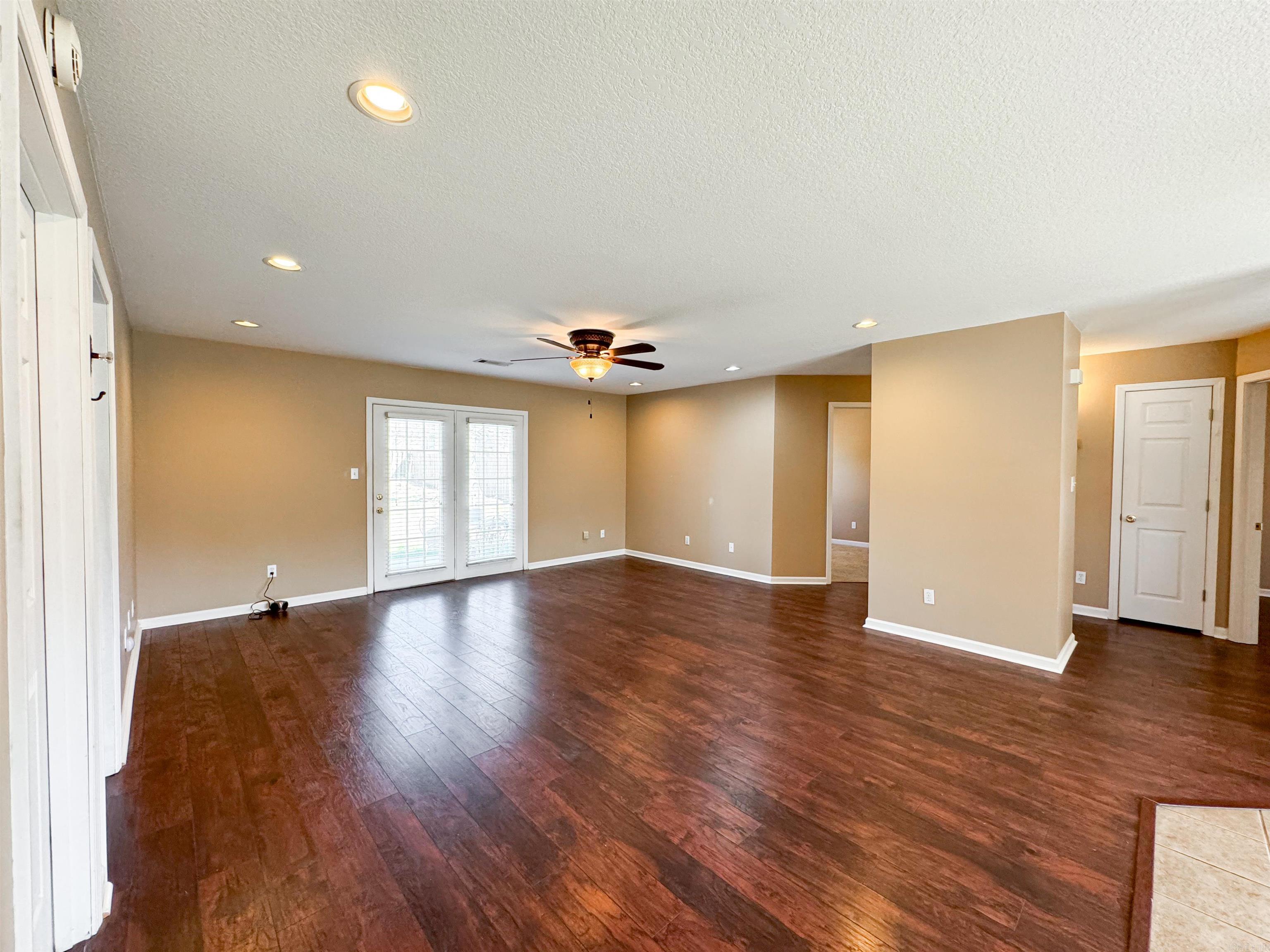 DEERBORN HILLS - Residential