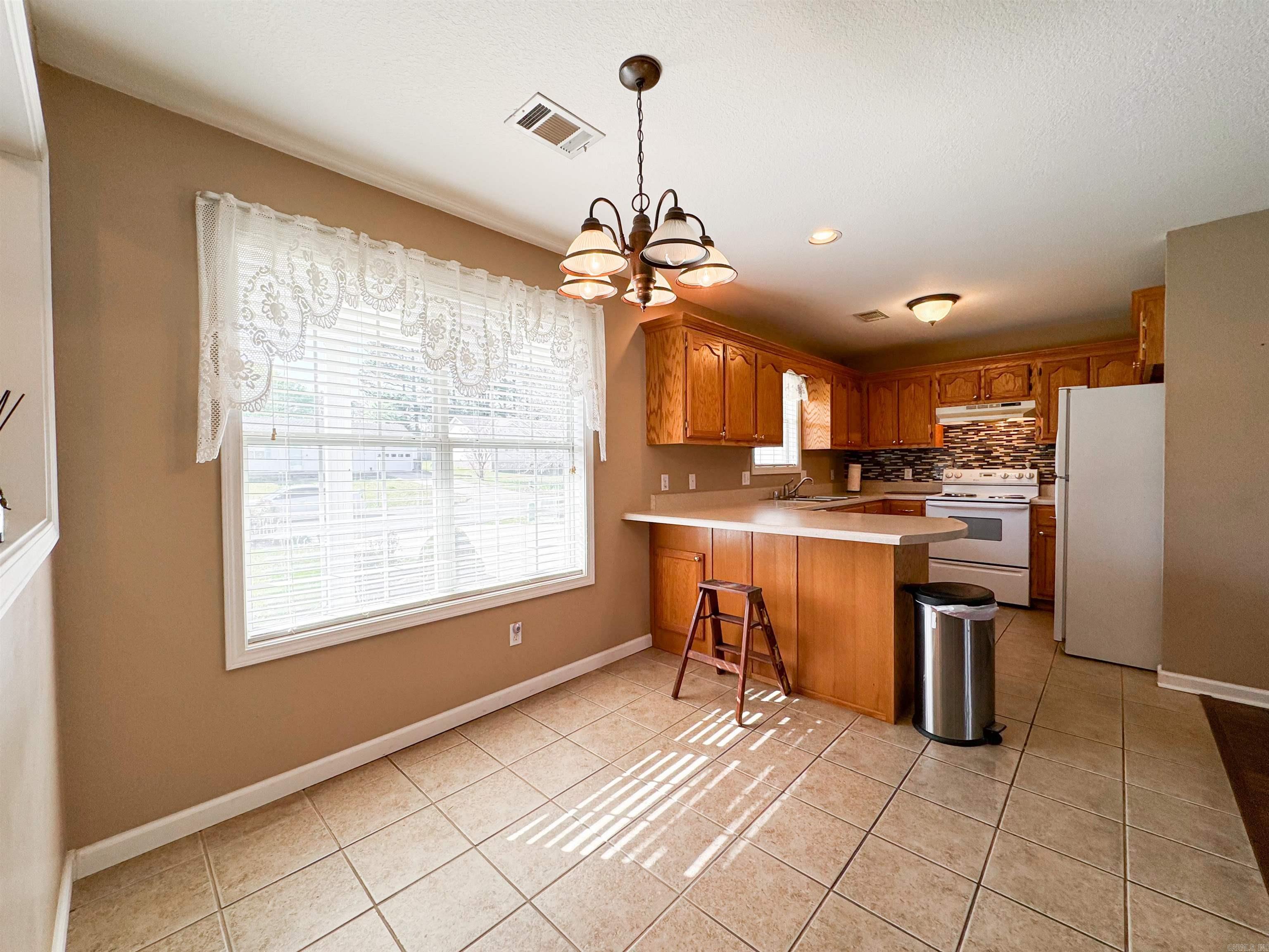 DEERBORN HILLS - Residential