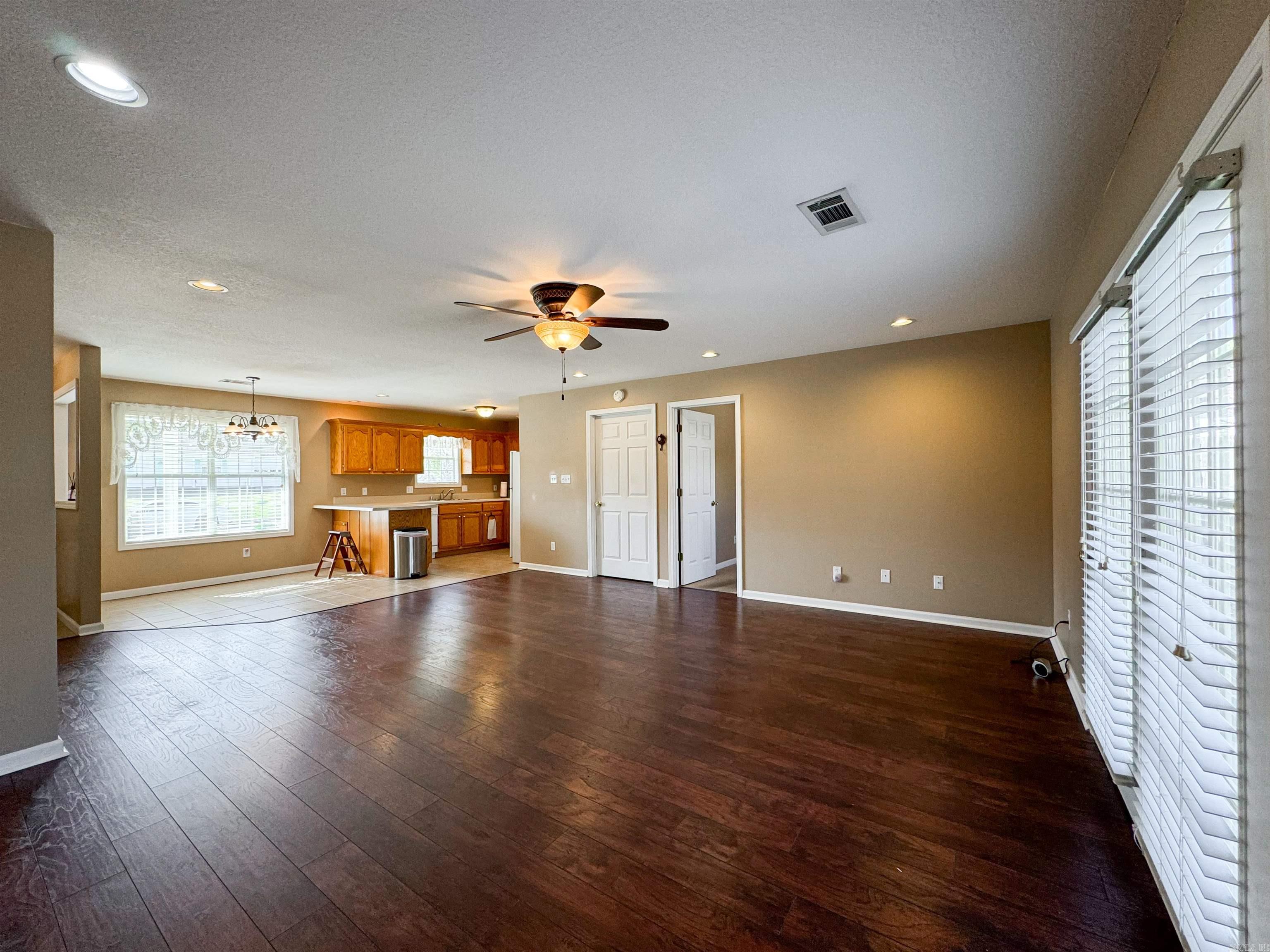 DEERBORN HILLS - Residential