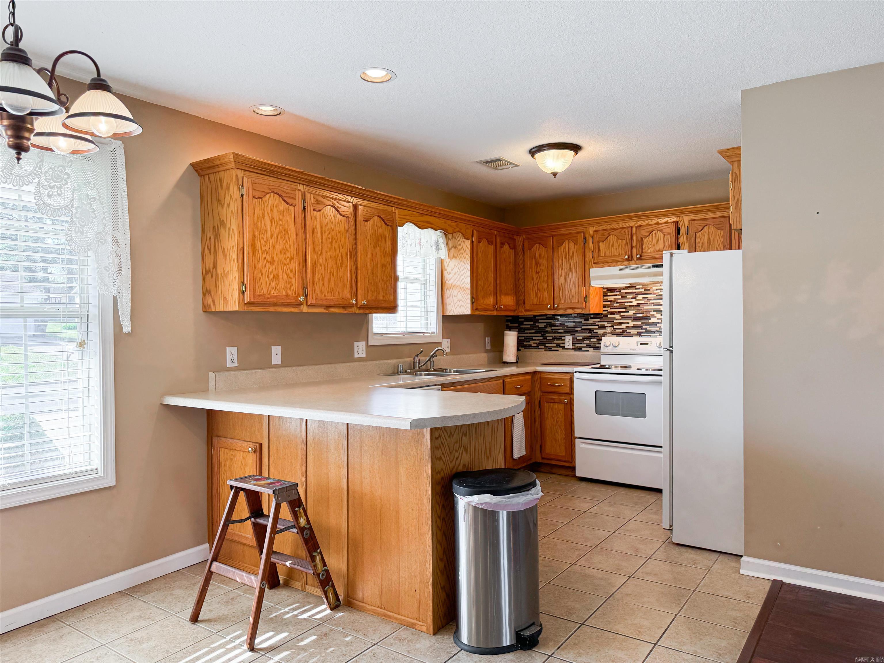 DEERBORN HILLS - Residential