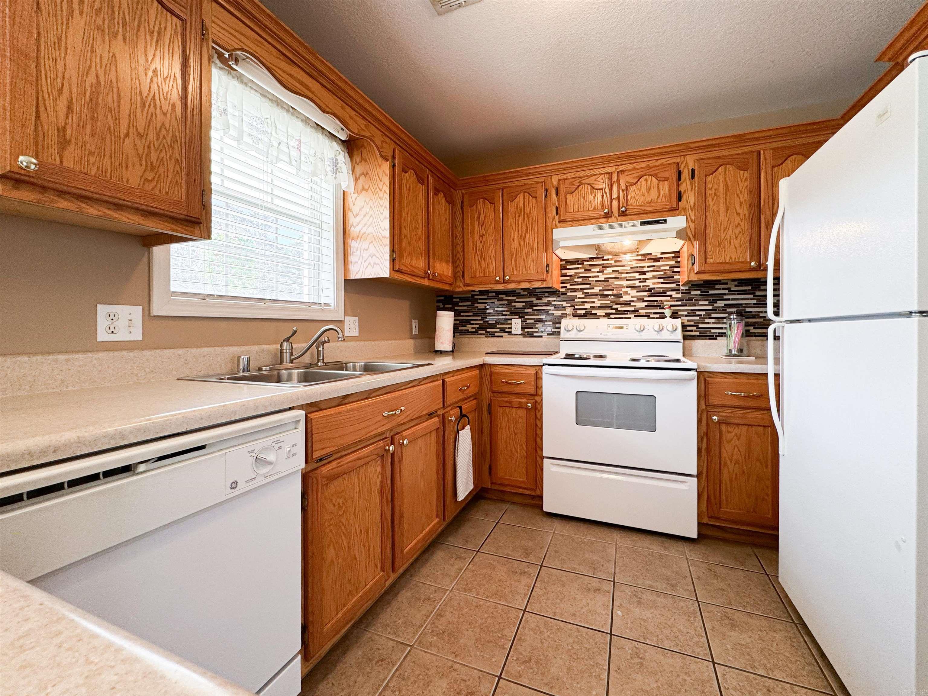 DEERBORN HILLS - Residential