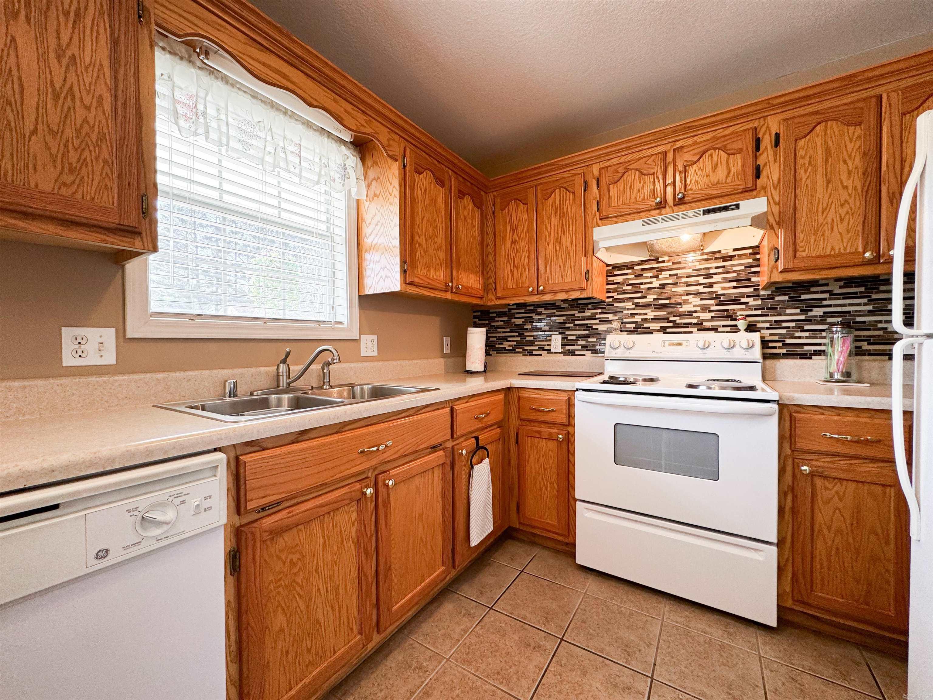 DEERBORN HILLS - Residential