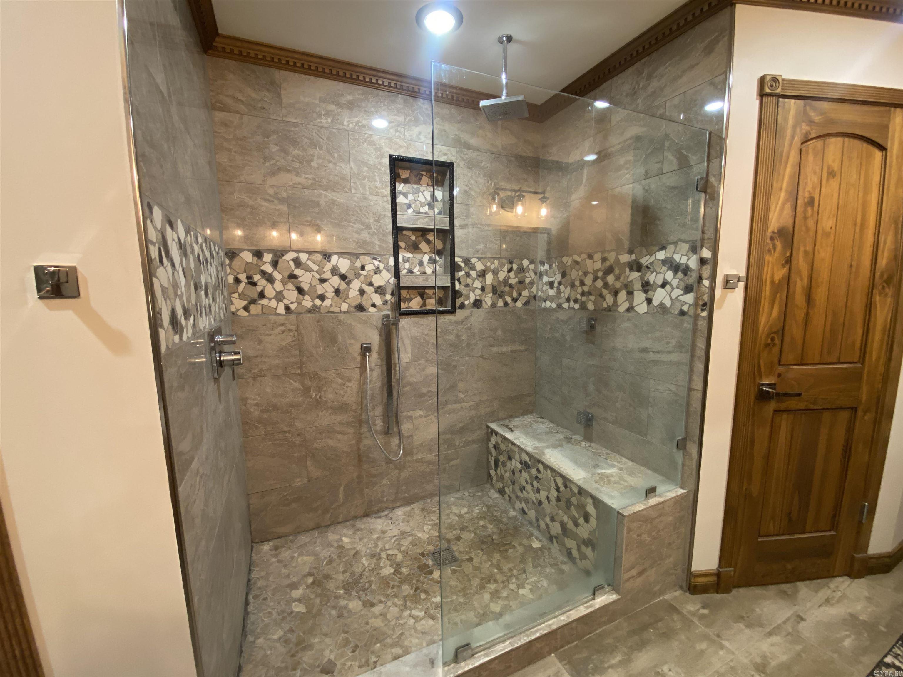 LAKEWOOD ESTATES - Residential