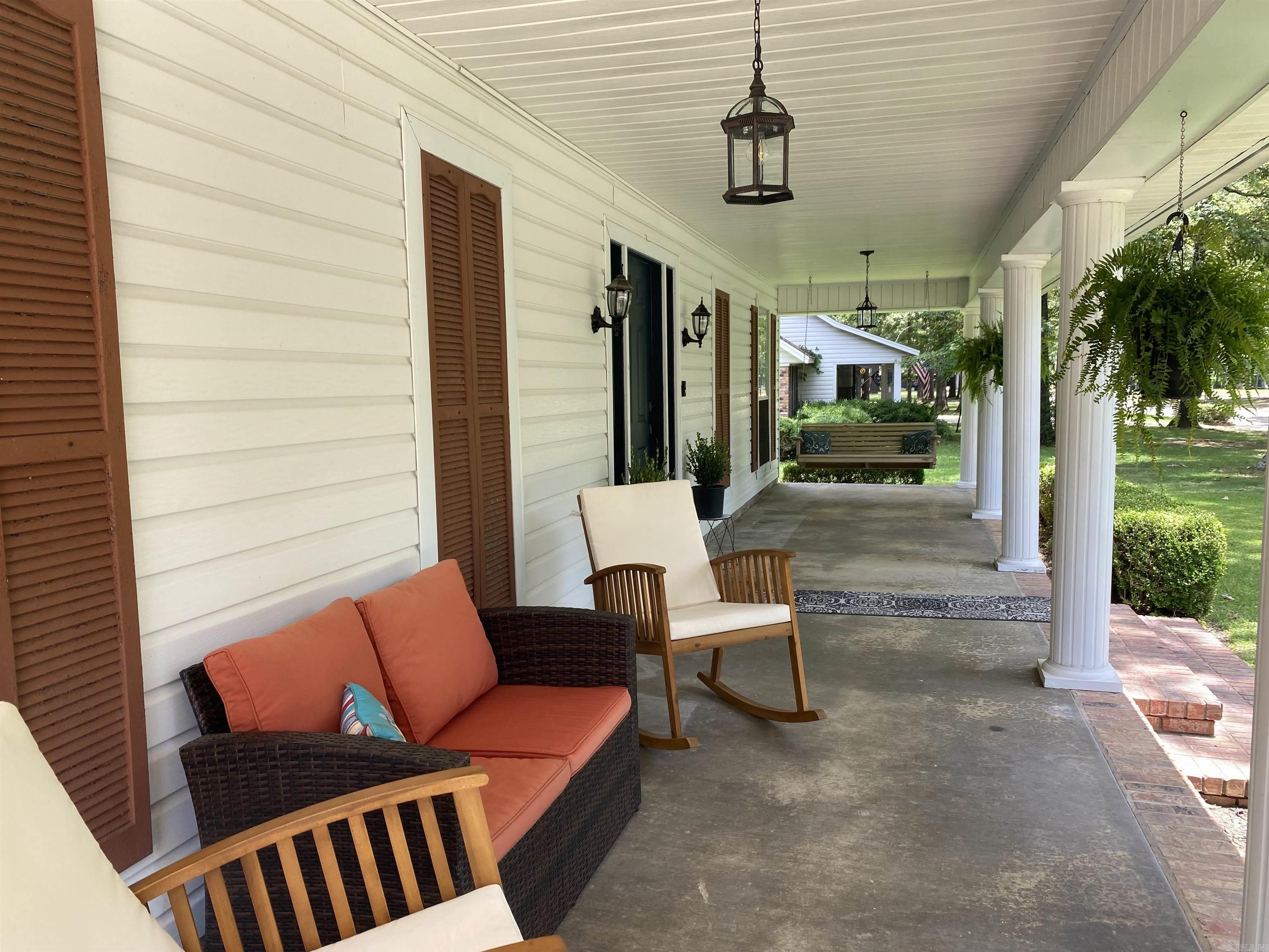 LAKEWOOD ESTATES - Residential