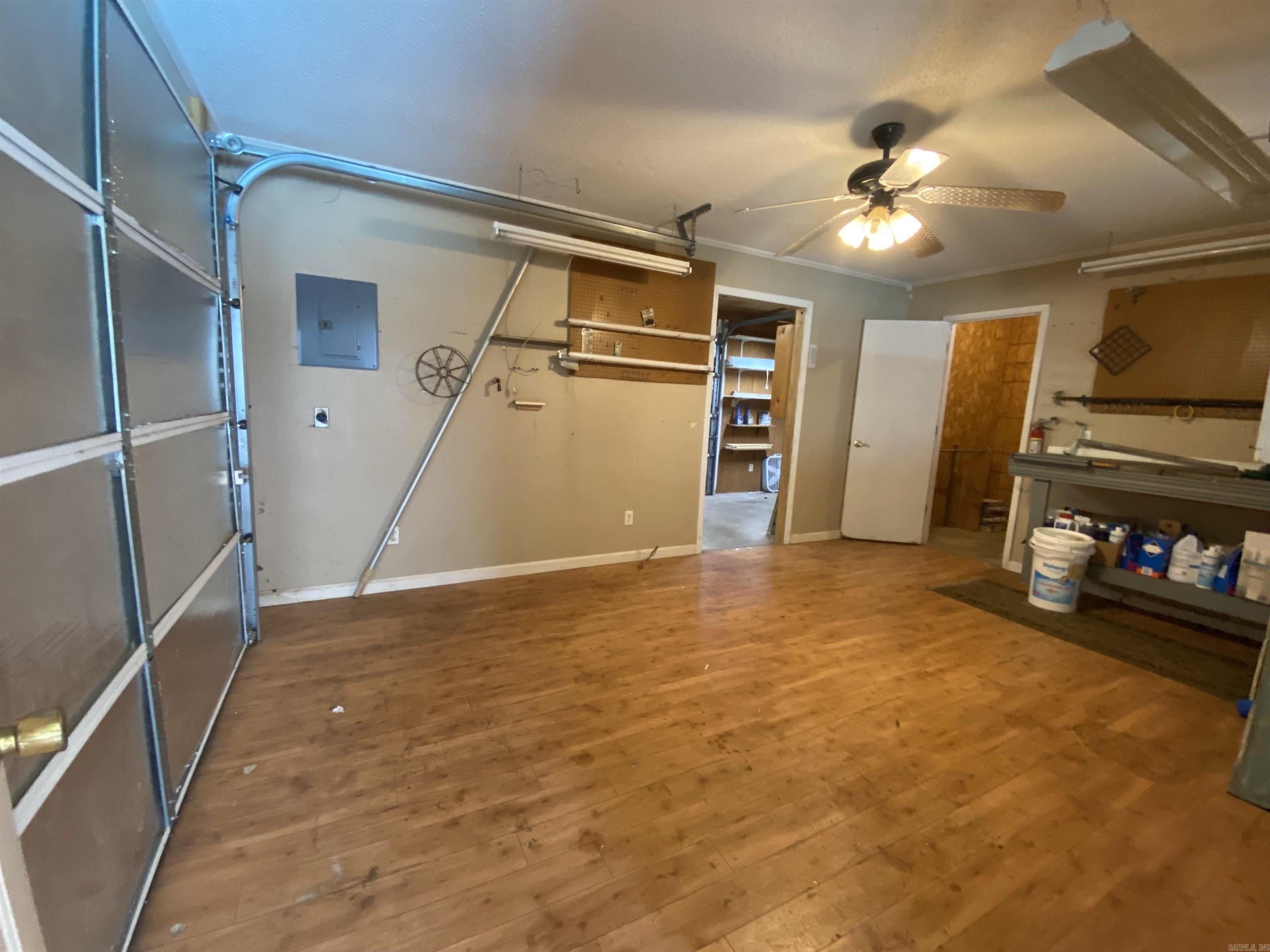 LAKEWOOD ESTATES - Residential