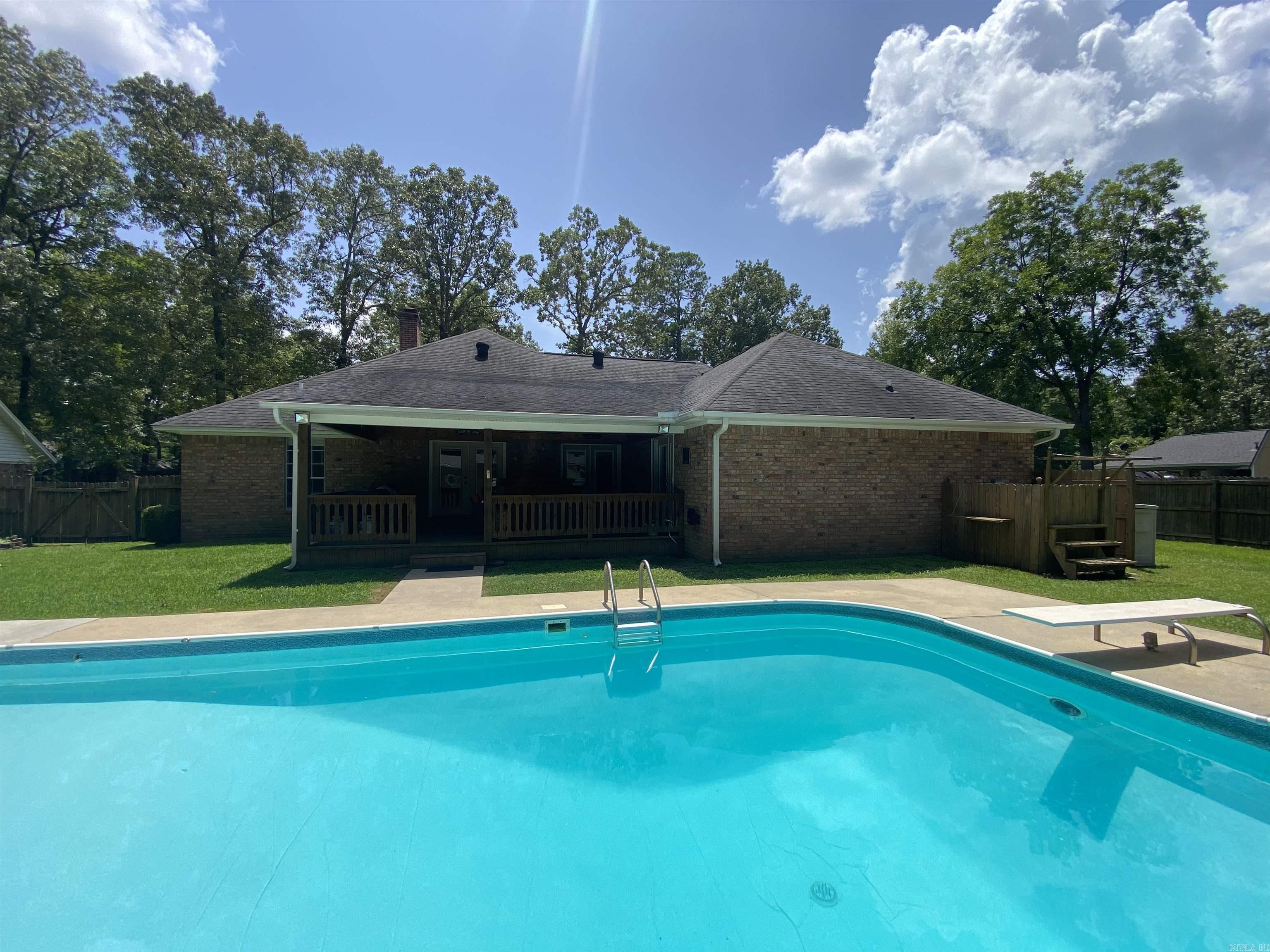 LAKEWOOD ESTATES - Residential