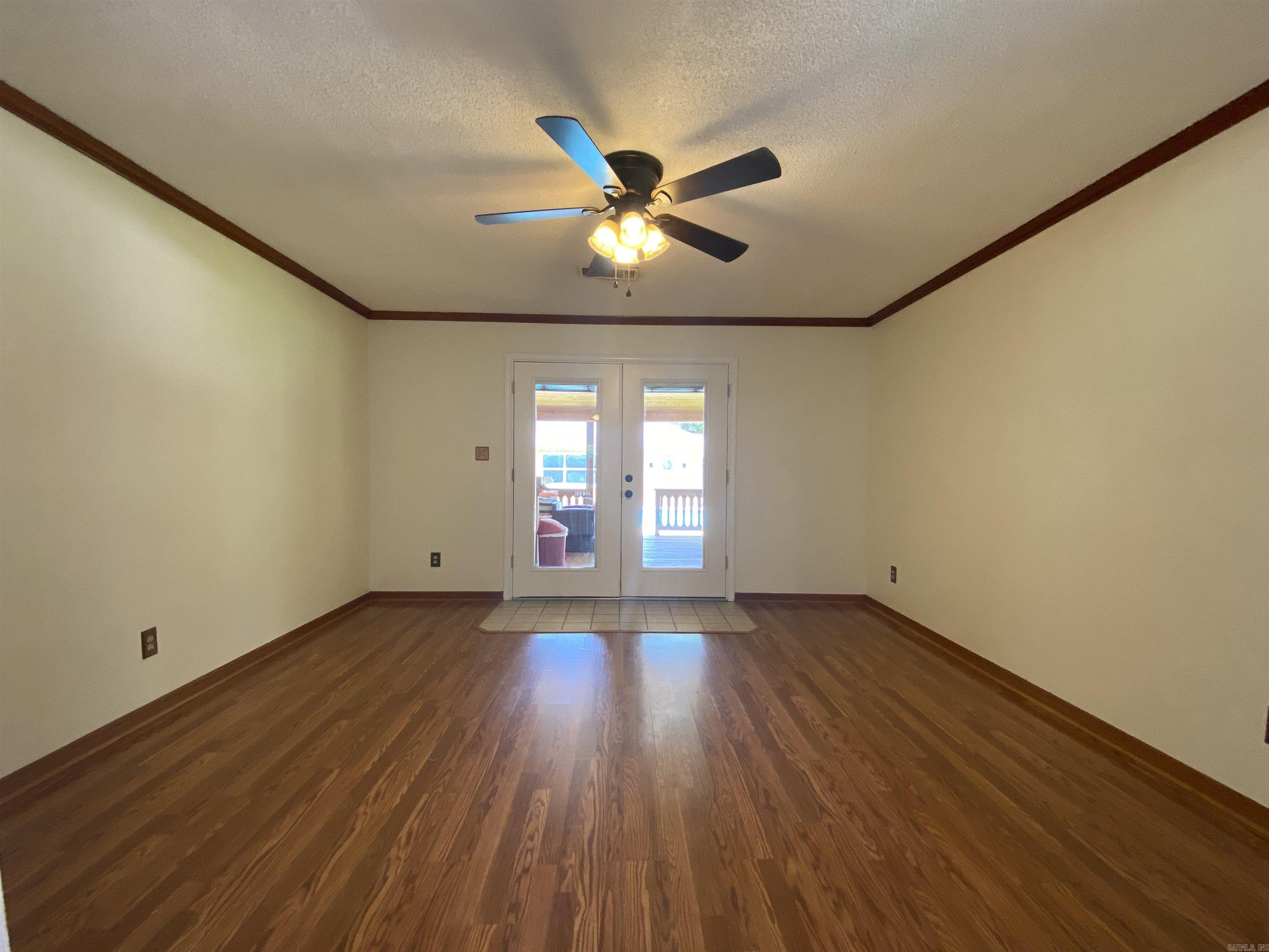 LAKEWOOD ESTATES - Residential