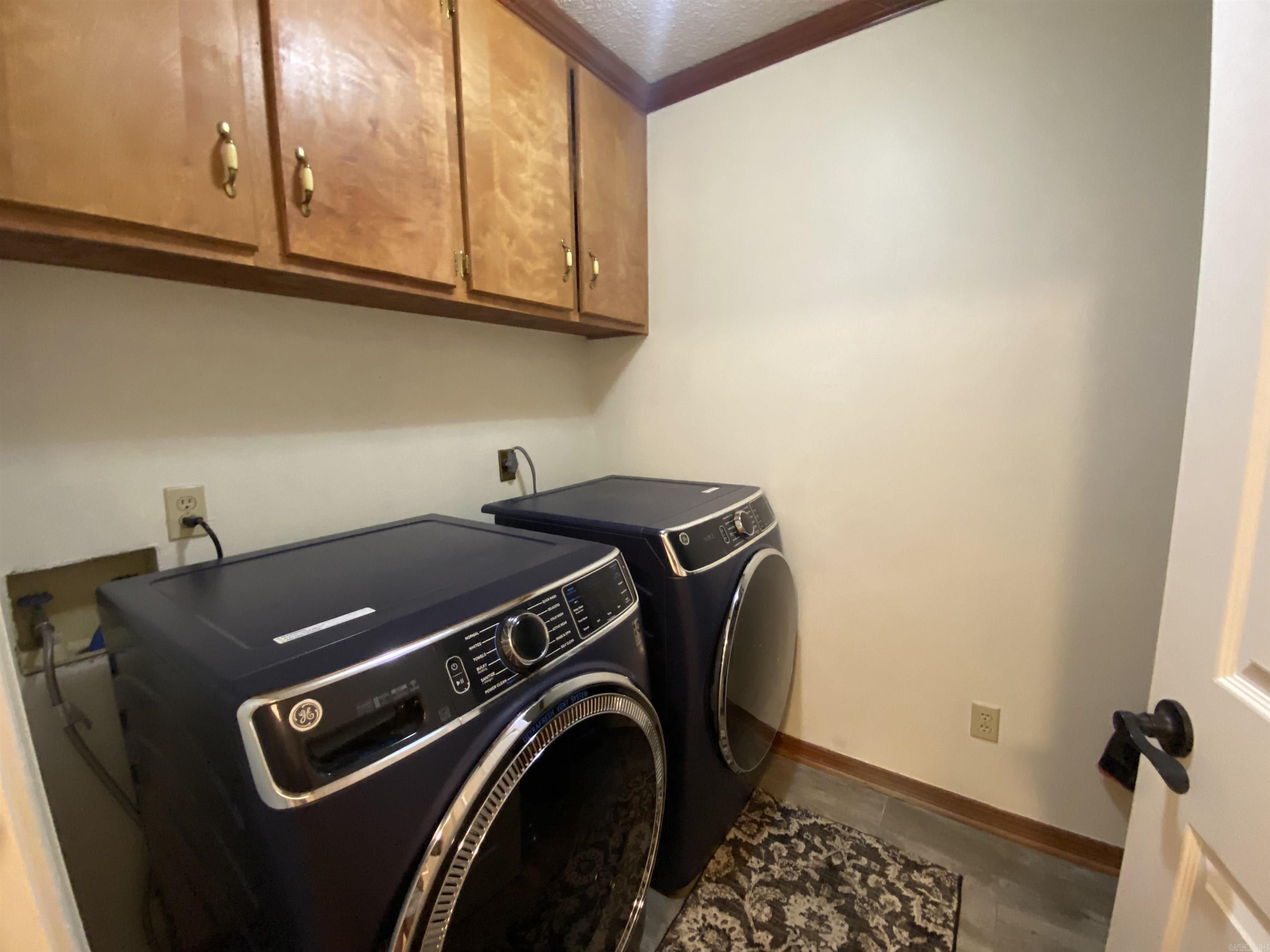 LAKEWOOD ESTATES - Residential