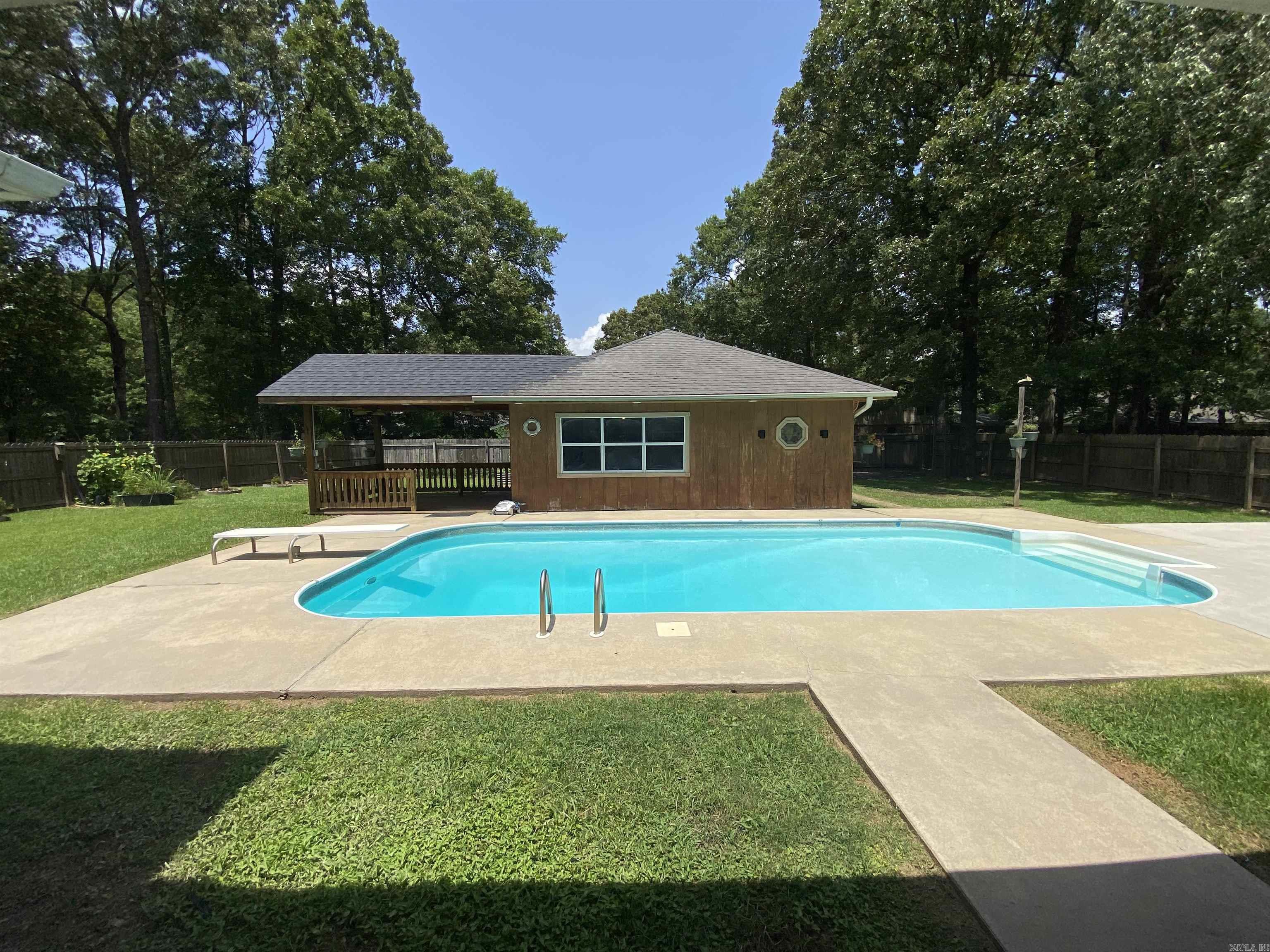 LAKEWOOD ESTATES - Residential